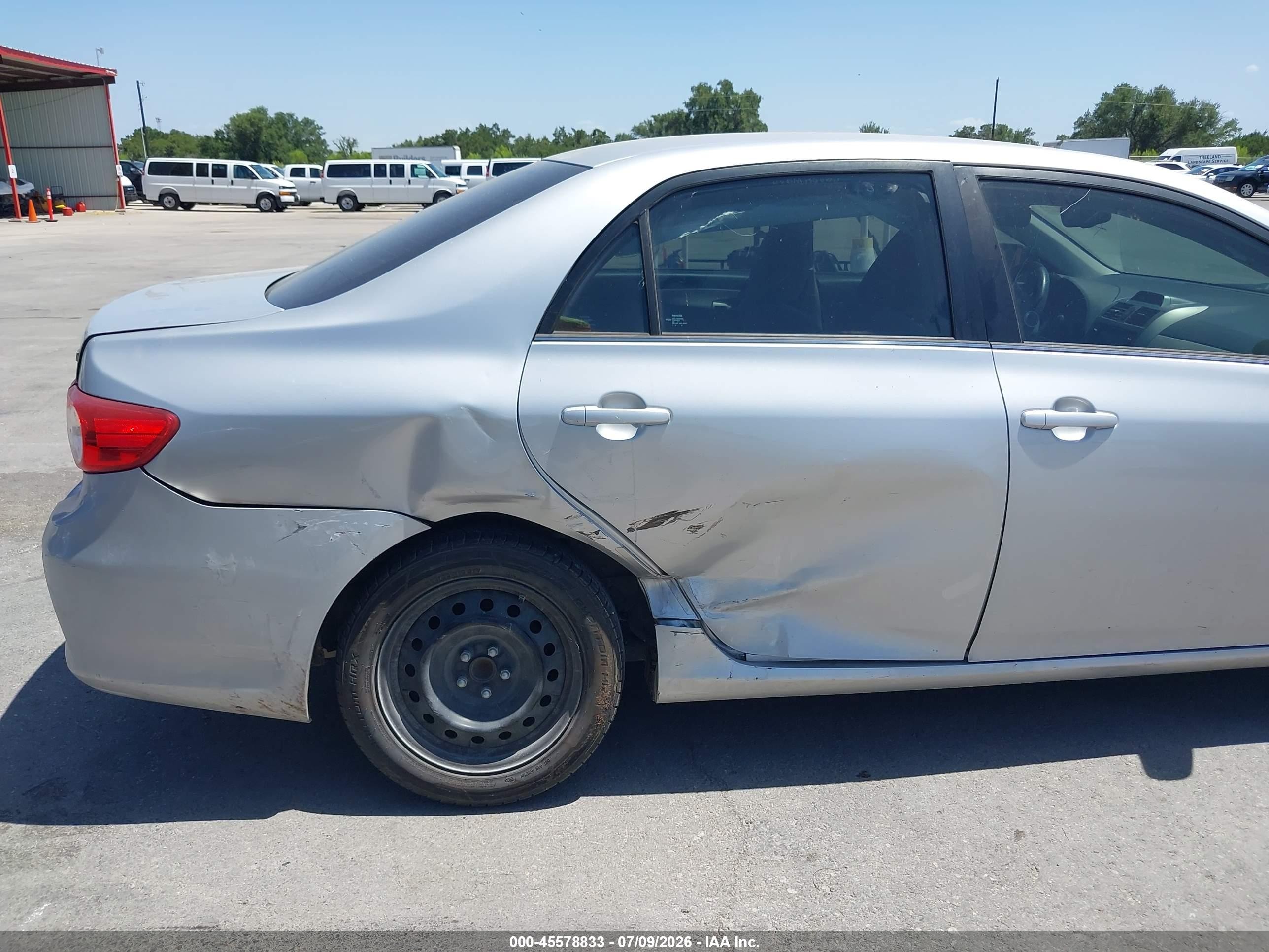 2013 Toyota Corolla Le Silver vin: 5YFBU4EE2DP126798