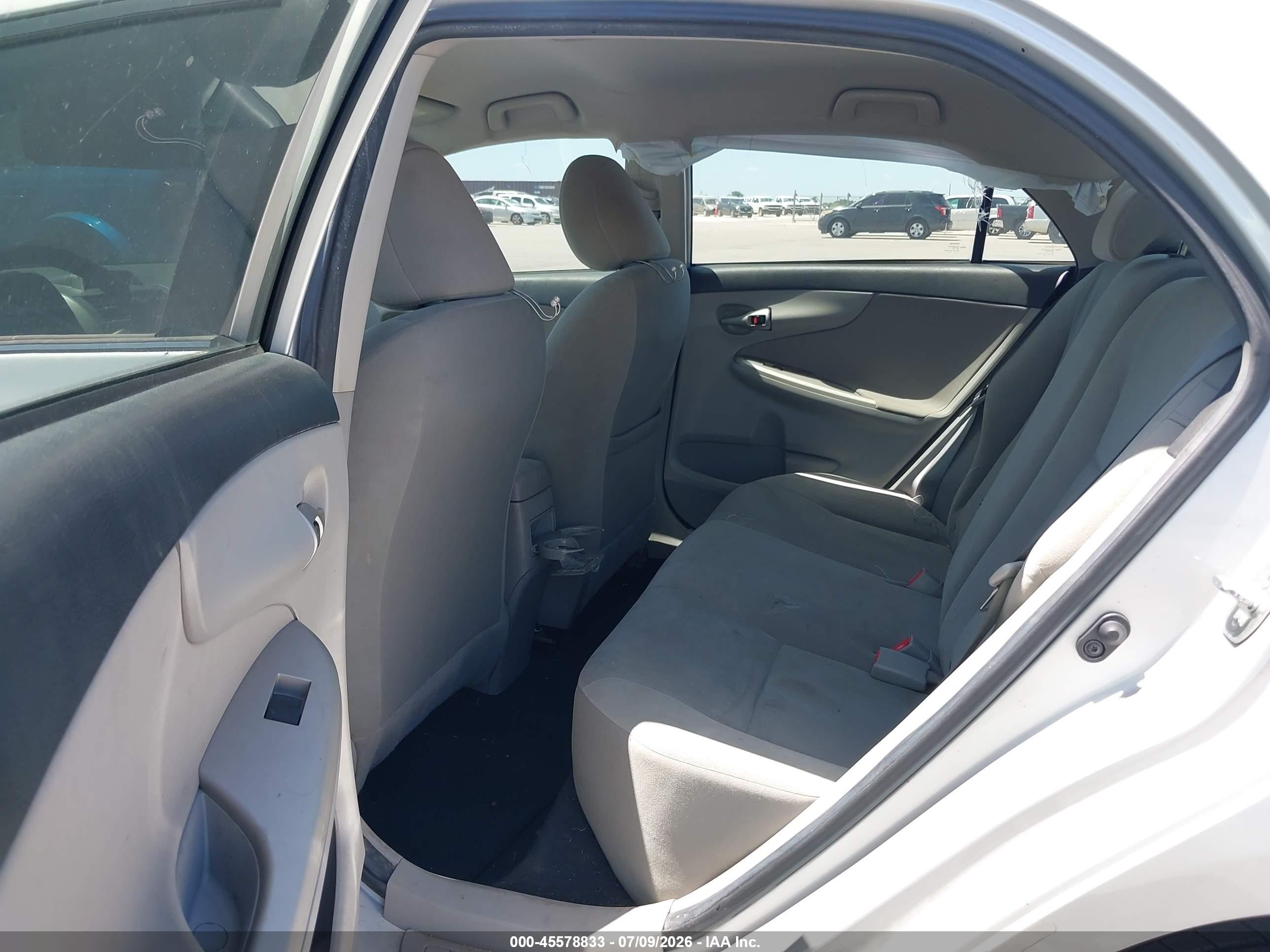 2013 Toyota Corolla Le Silver vin: 5YFBU4EE2DP126798