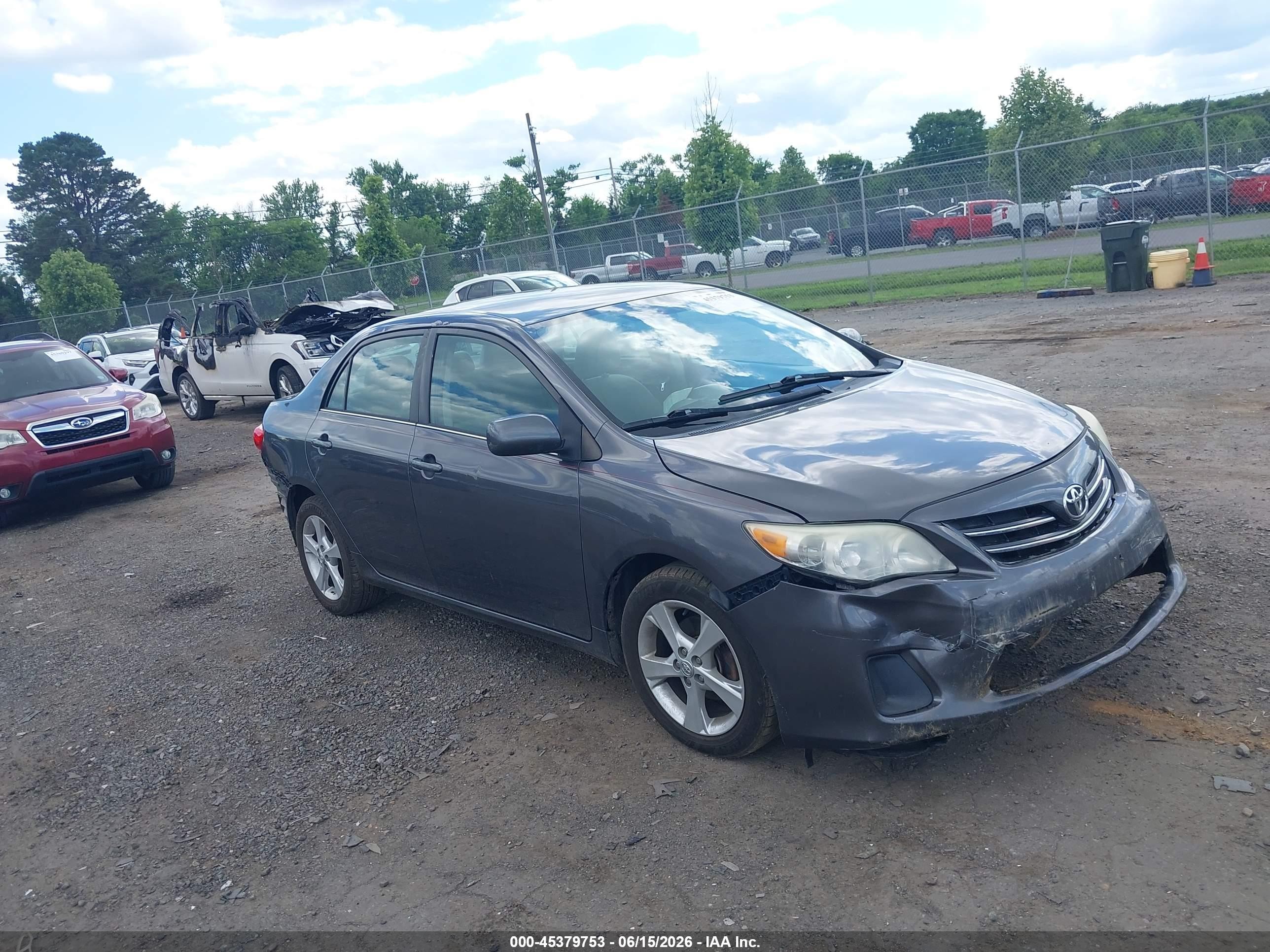2013 Toyota Corolla Le Серый vin: 5YFBU4EE2DP129815