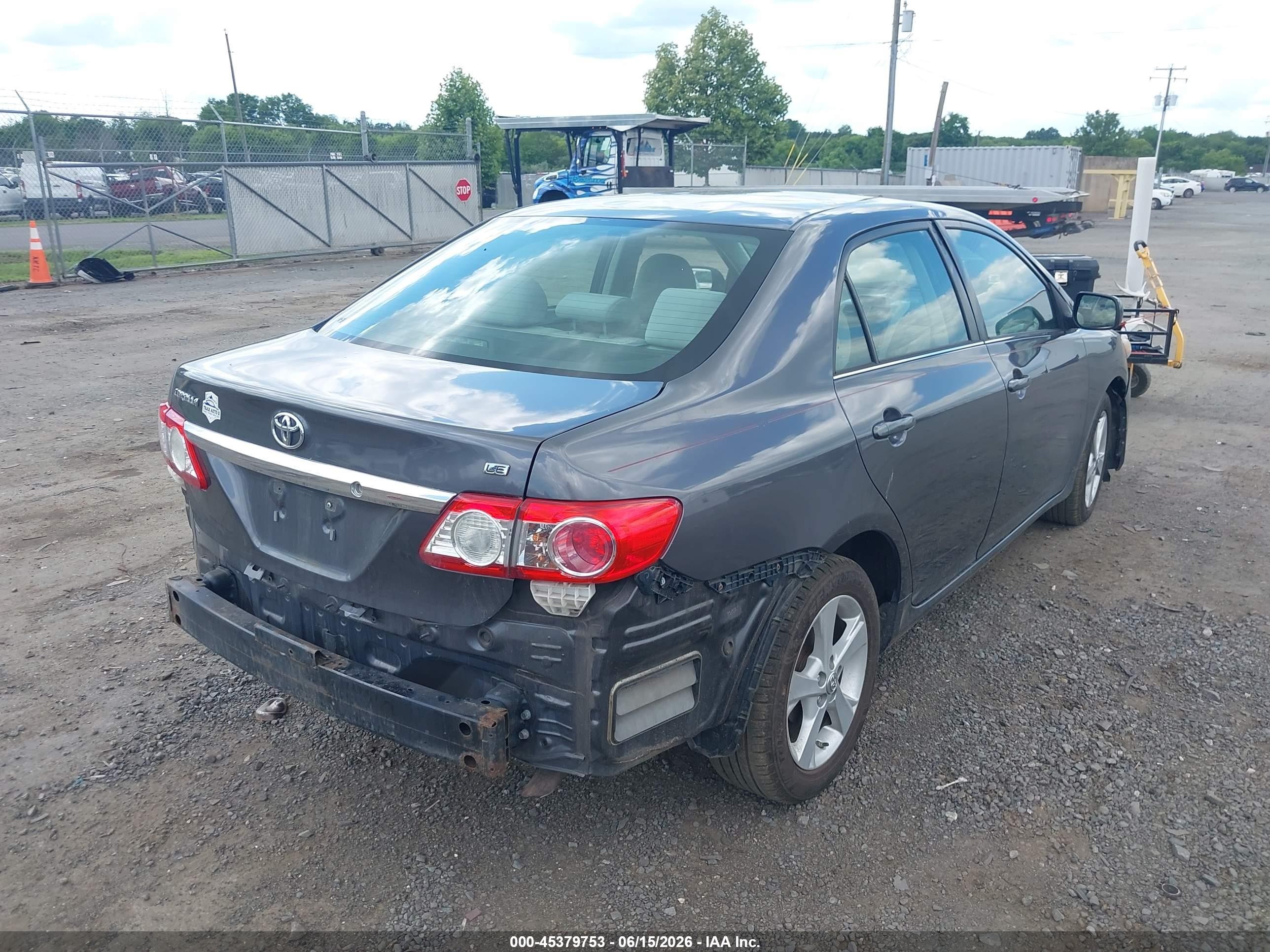 2013 Toyota Corolla Le Серый vin: 5YFBU4EE2DP129815
