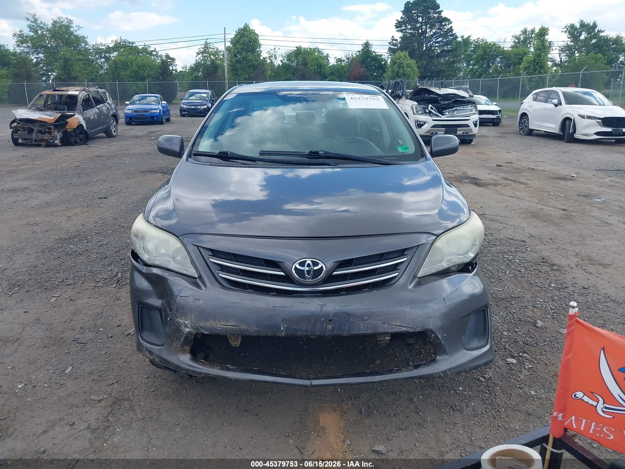 2013 Toyota Corolla Le Серый vin: 5YFBU4EE2DP129815