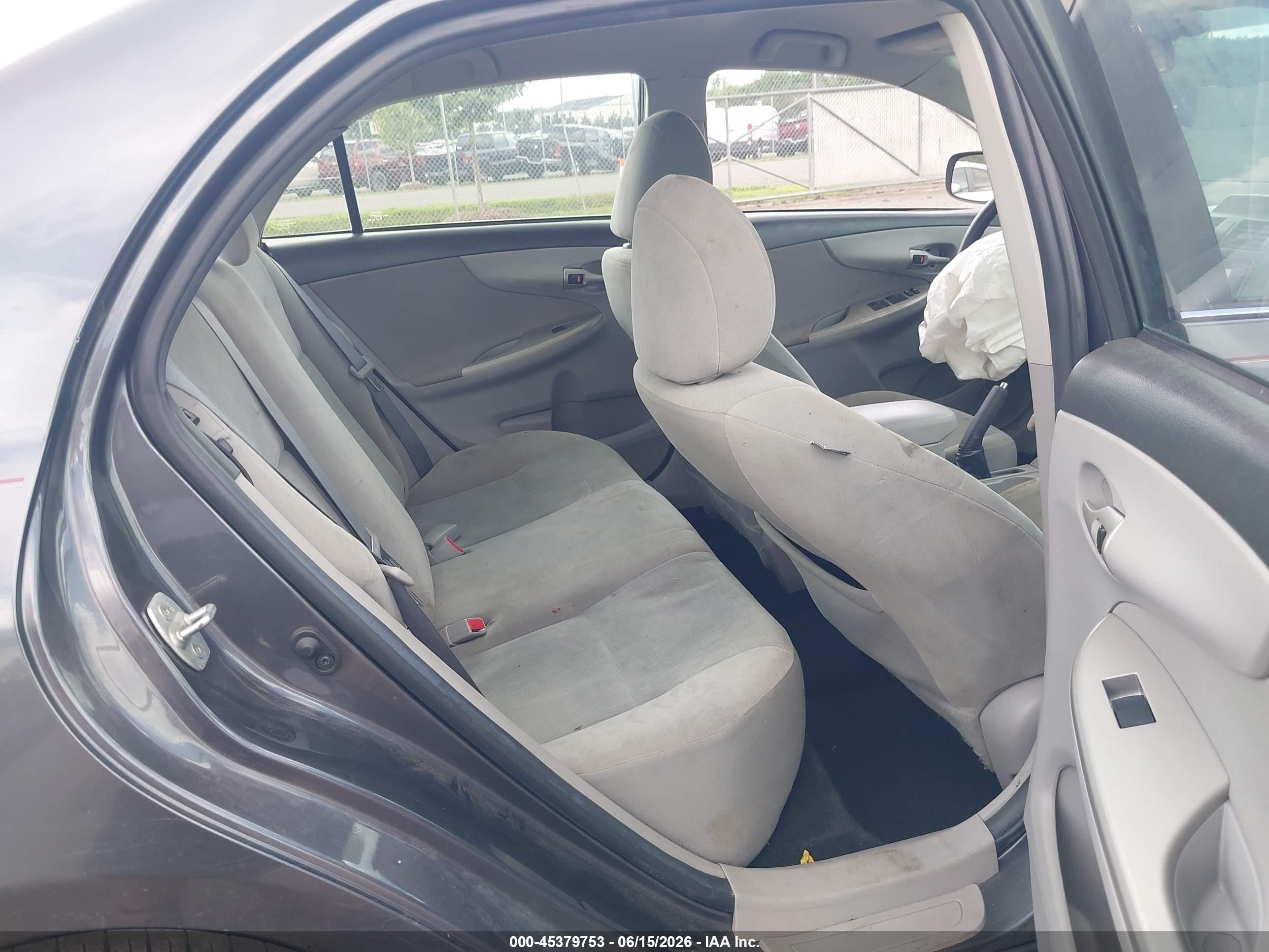2013 Toyota Corolla Le Серый vin: 5YFBU4EE2DP129815