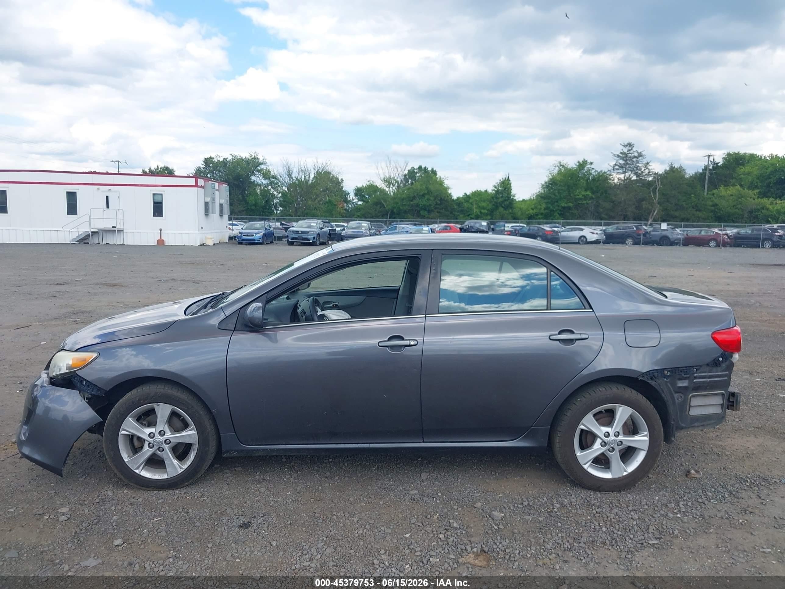 2013 Toyota Corolla Le Серый vin: 5YFBU4EE2DP129815