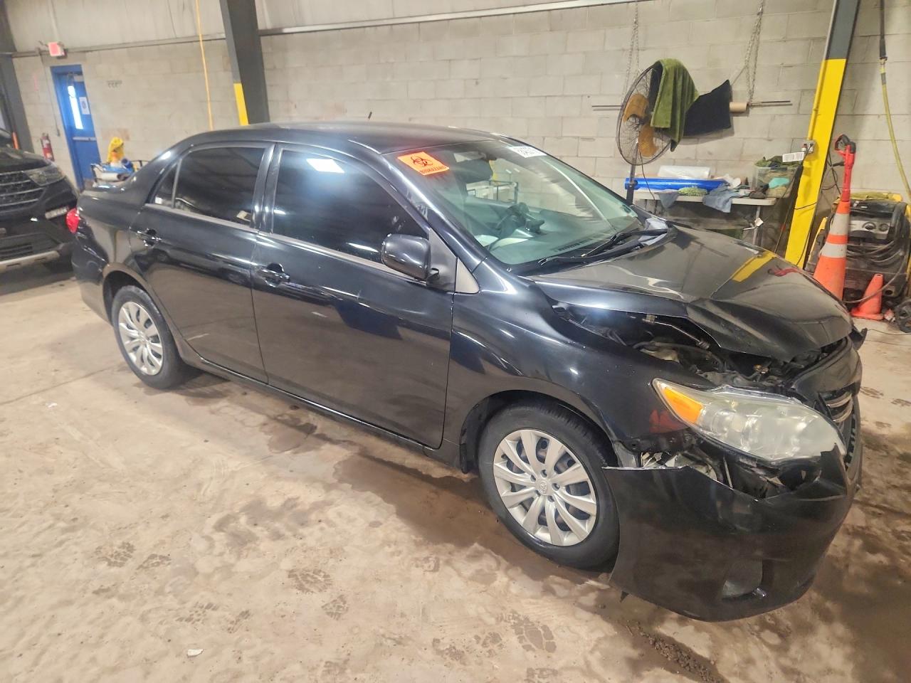 2013 Toyota Corolla Le Black vin: 5YFBU4EE2DP129846