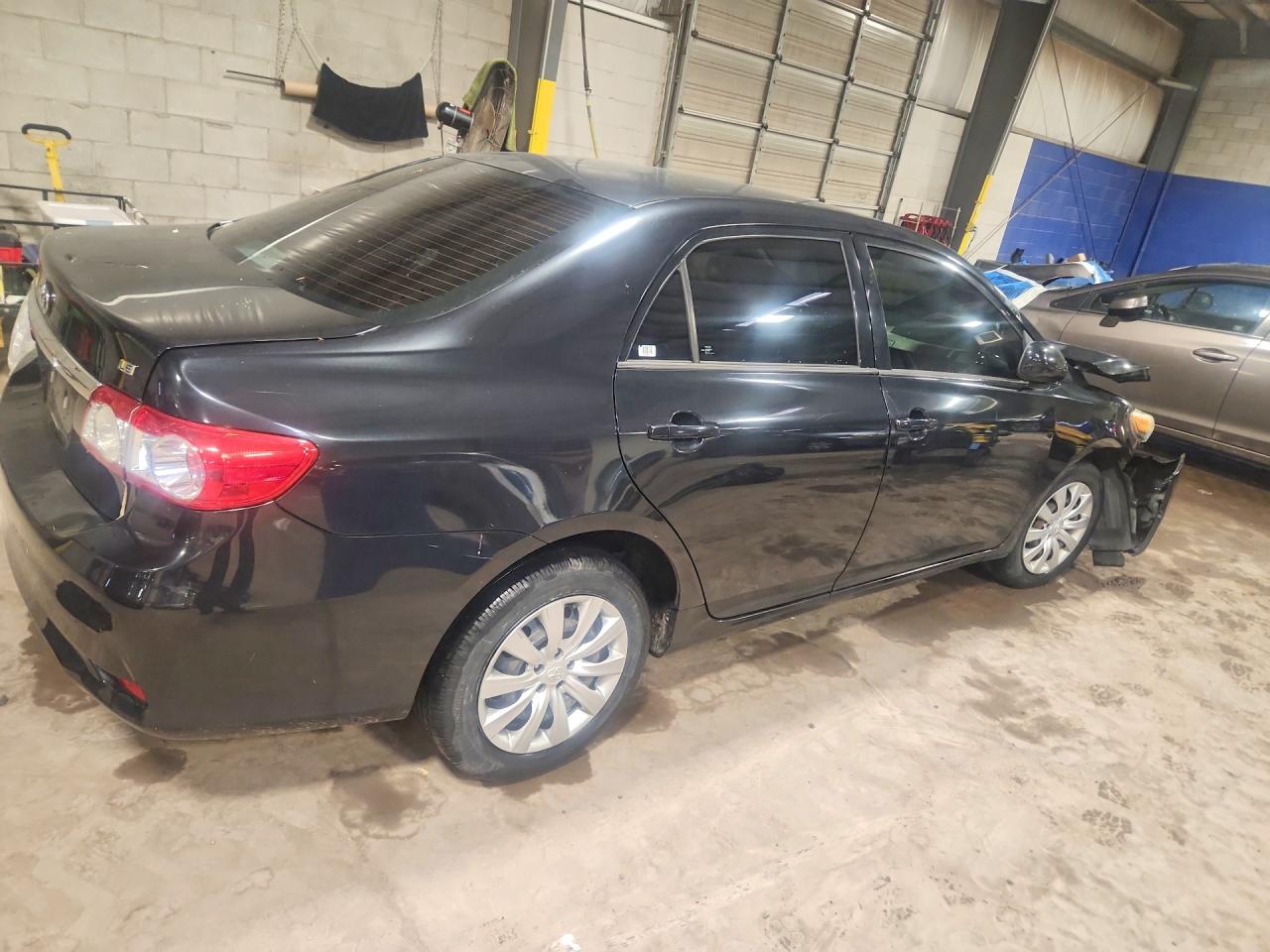 2013 Toyota Corolla Le Black vin: 5YFBU4EE2DP129846