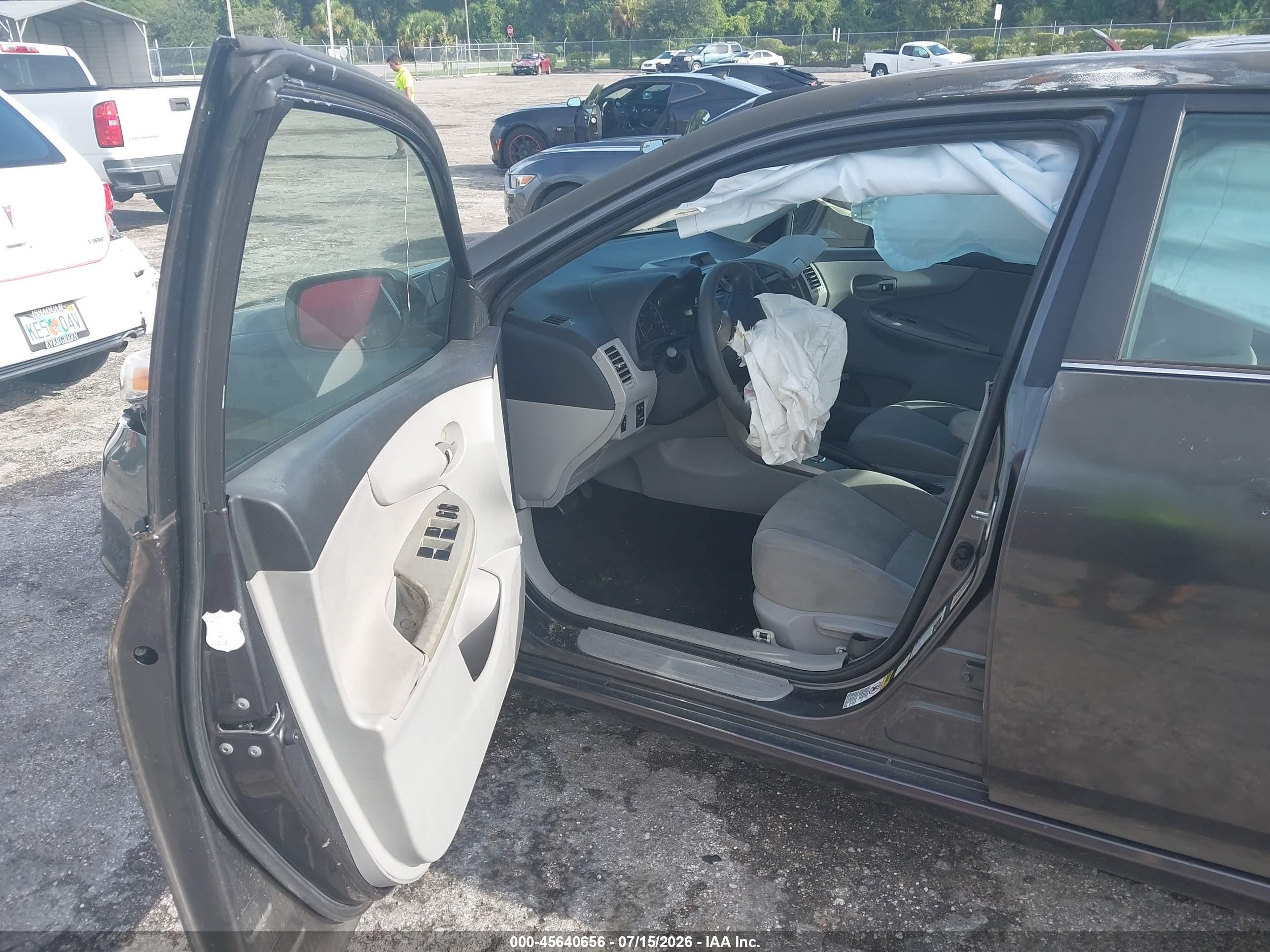 2013 Toyota Corolla Le Серый vin: 5YFBU4EE2DP130480