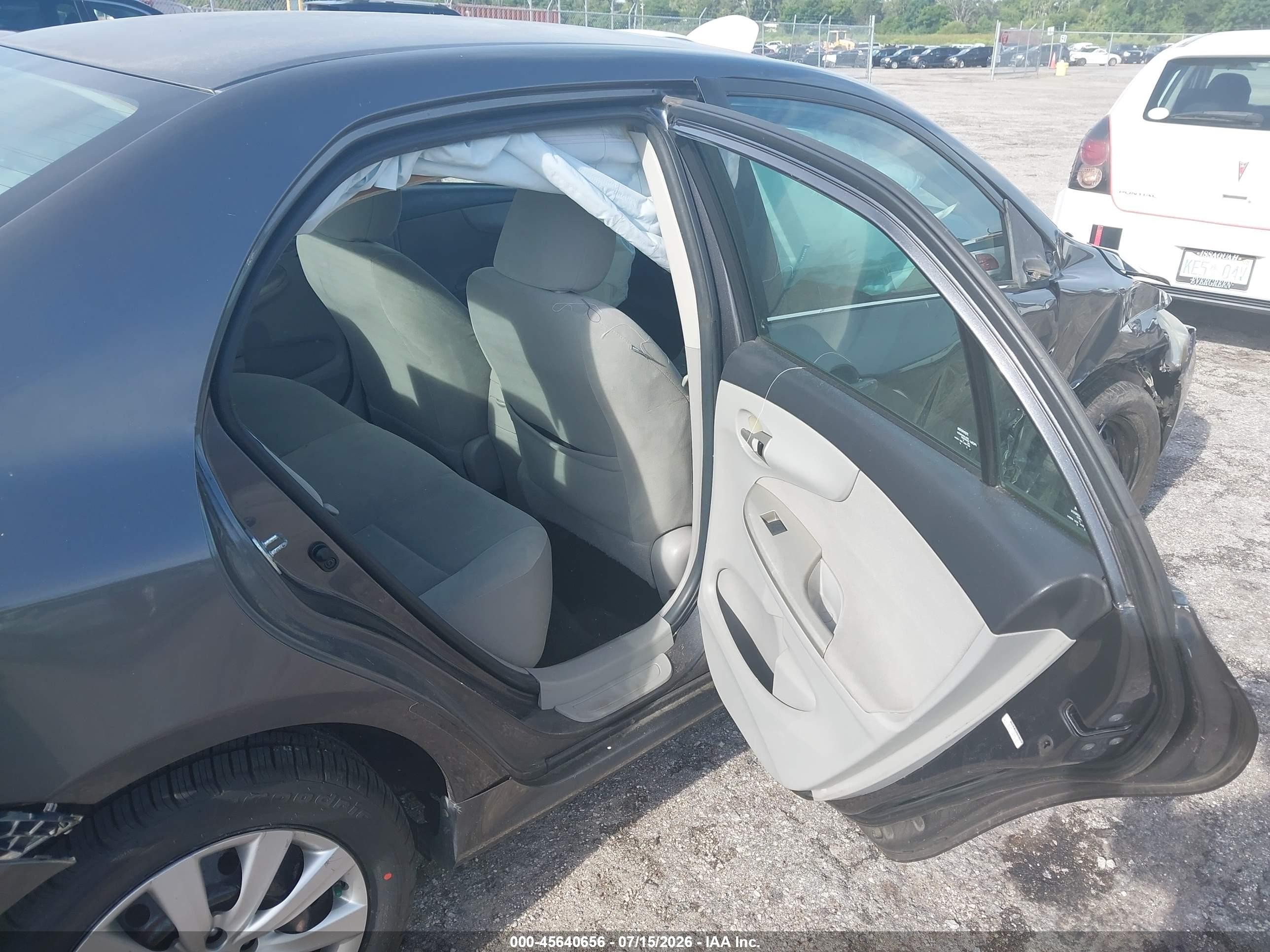 2013 Toyota Corolla Le Серый vin: 5YFBU4EE2DP130480