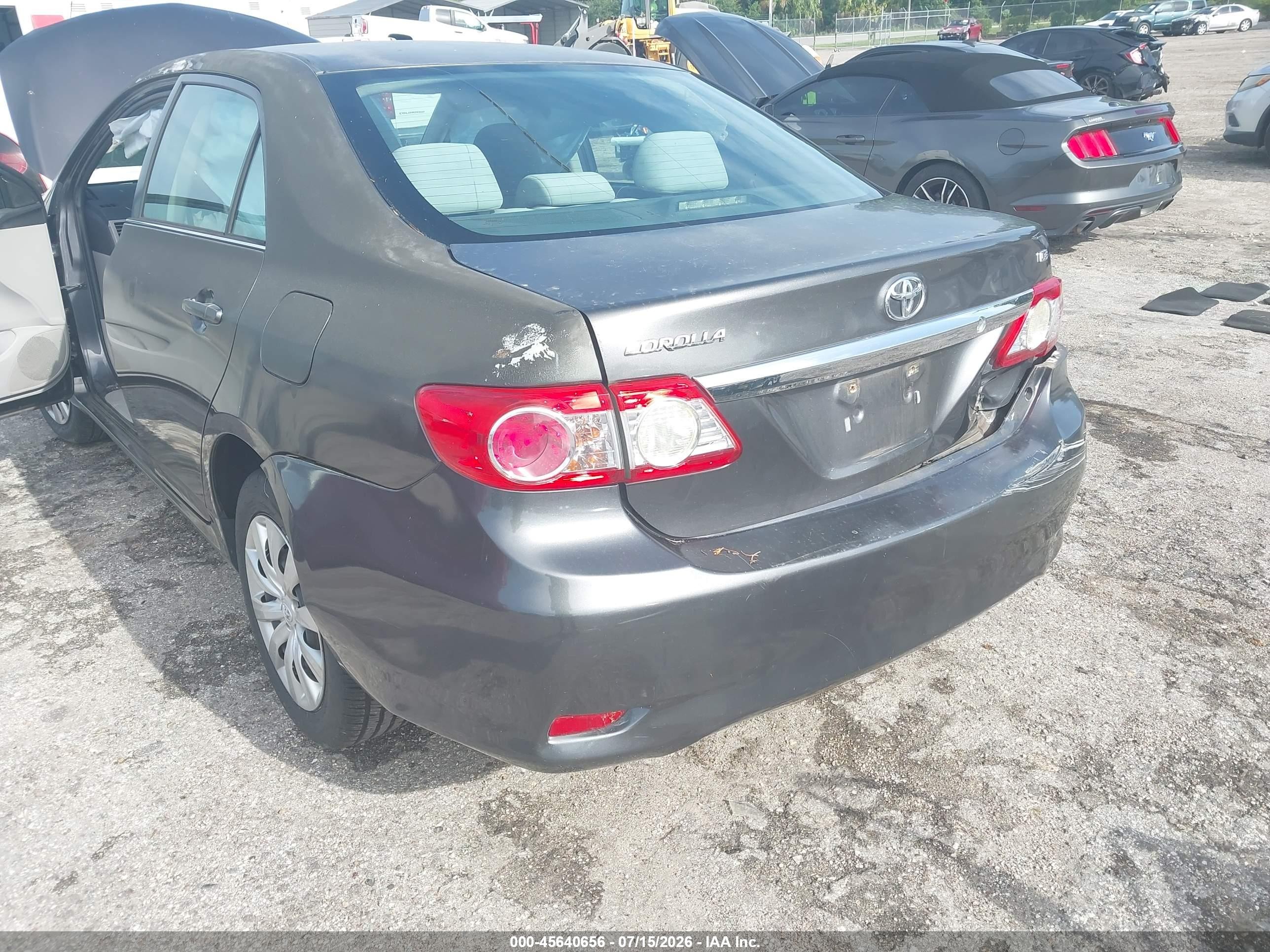 2013 Toyota Corolla Le Серый vin: 5YFBU4EE2DP130480