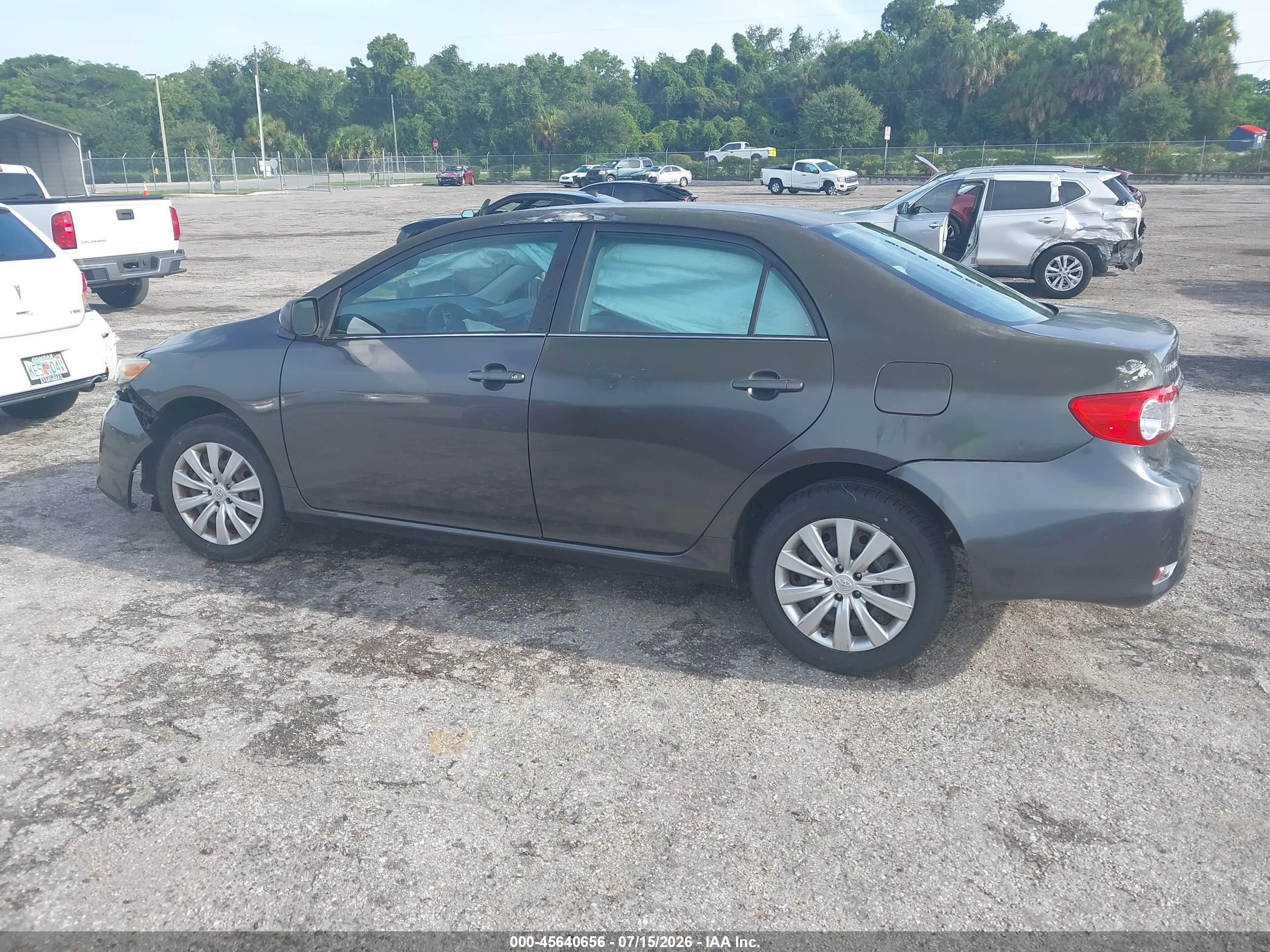 2013 Toyota Corolla Le Серый vin: 5YFBU4EE2DP130480