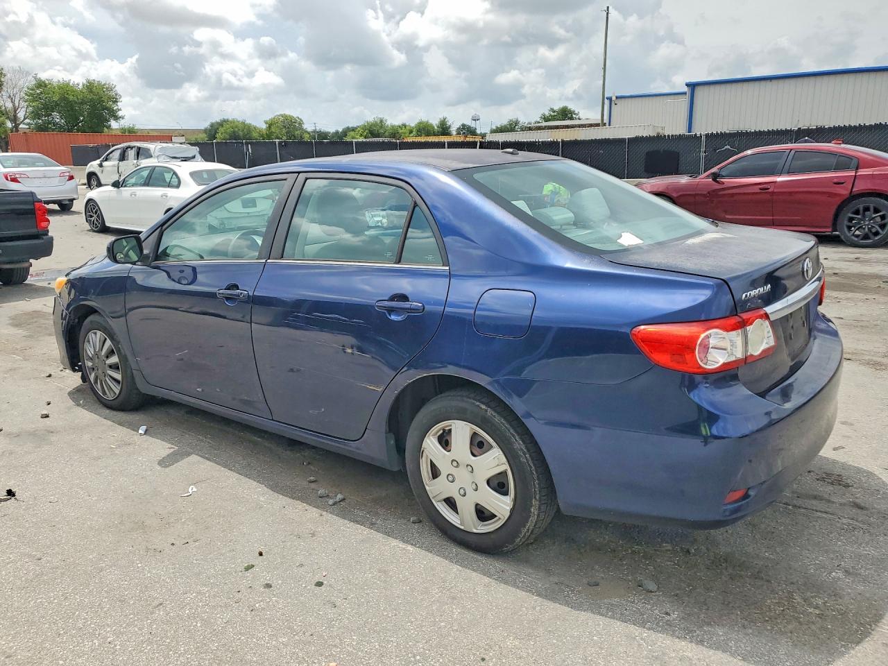 2013 Toyota Corolla Le Blue vin: 5YFBU4EE2DP142970
