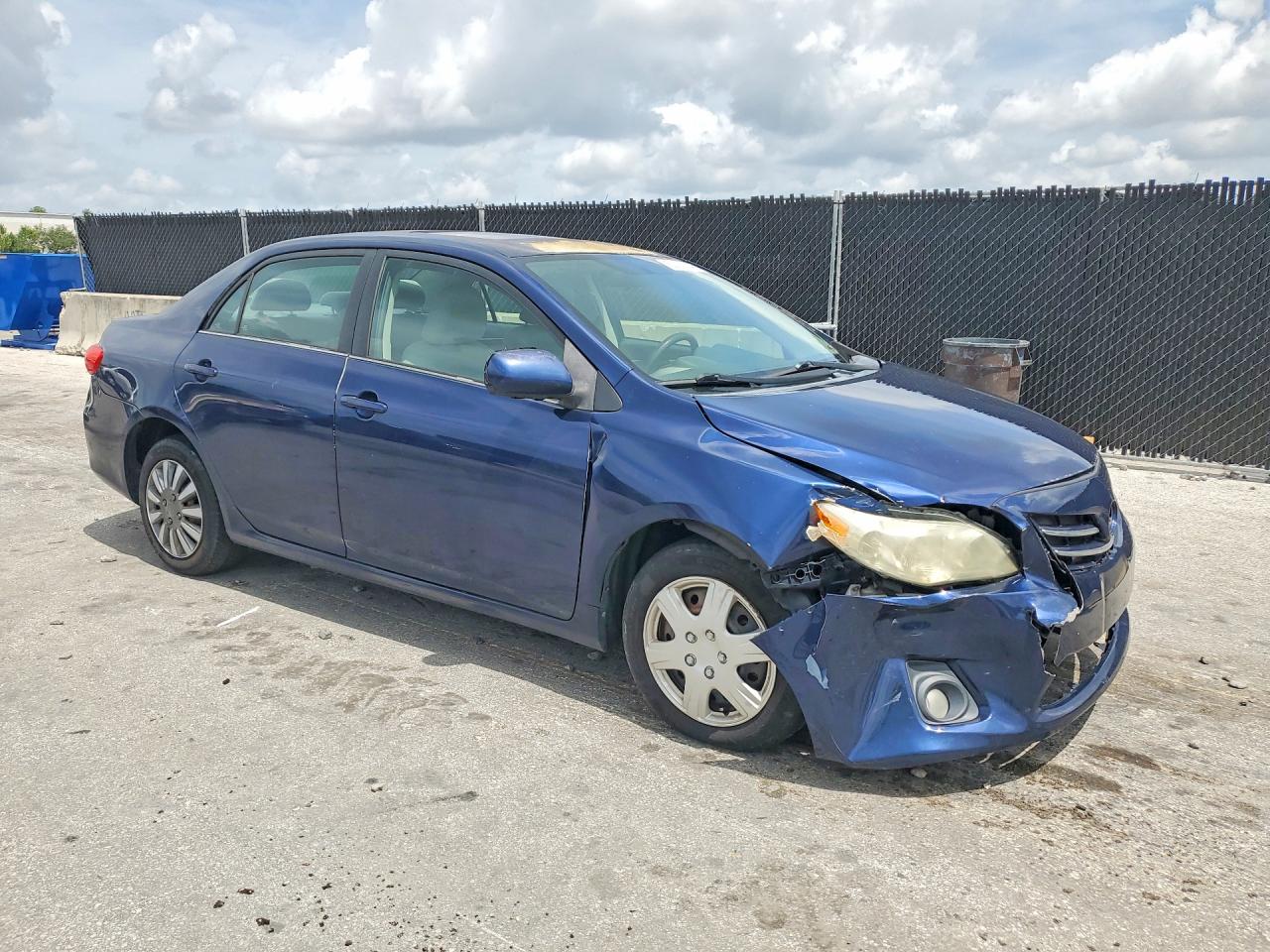 2013 Toyota Corolla Le Blue vin: 5YFBU4EE2DP142970