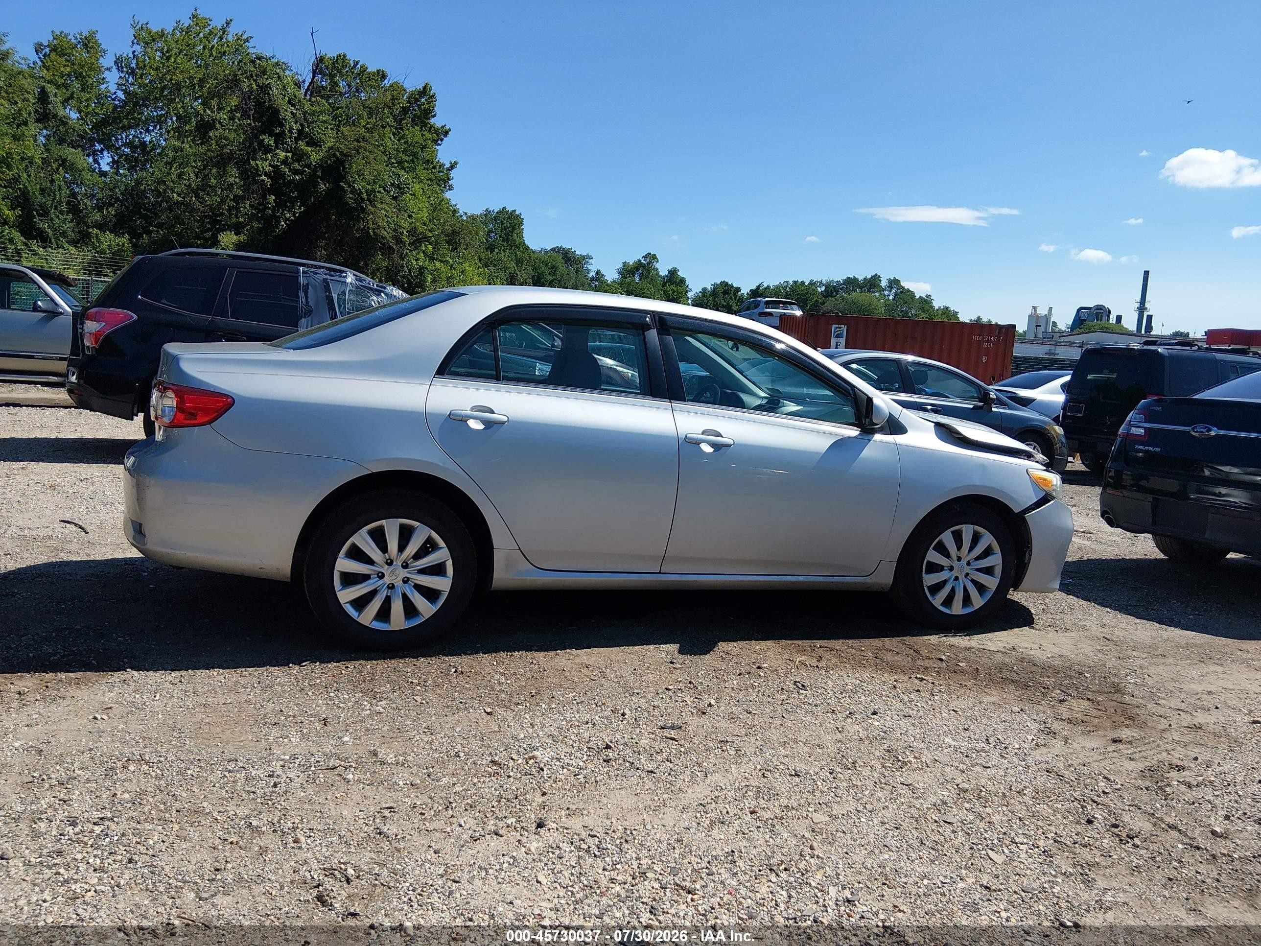 2013 Toyota Corolla Le Silver vin: 5YFBU4EE2DP143634