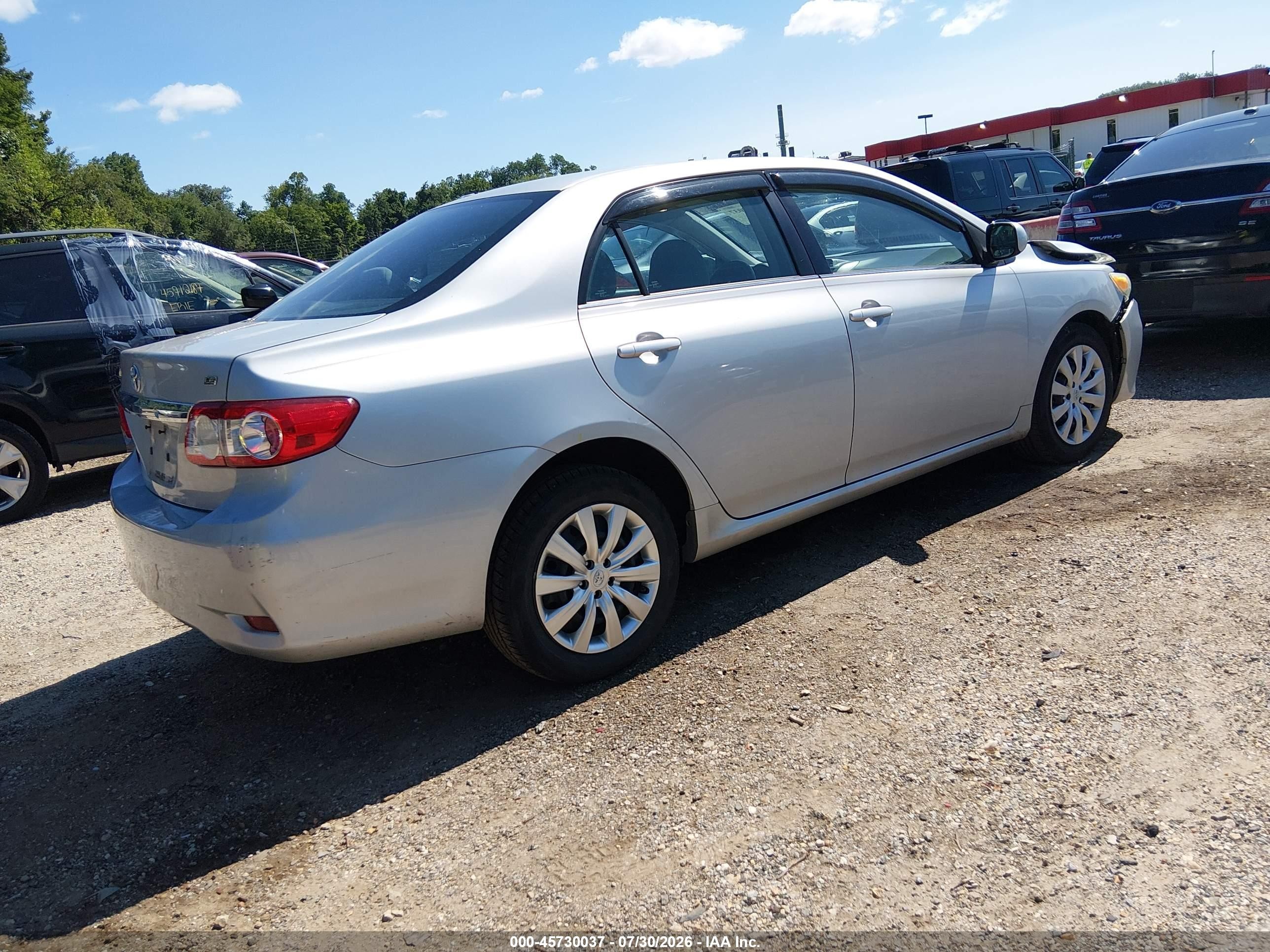 2013 Toyota Corolla Le Silver vin: 5YFBU4EE2DP143634
