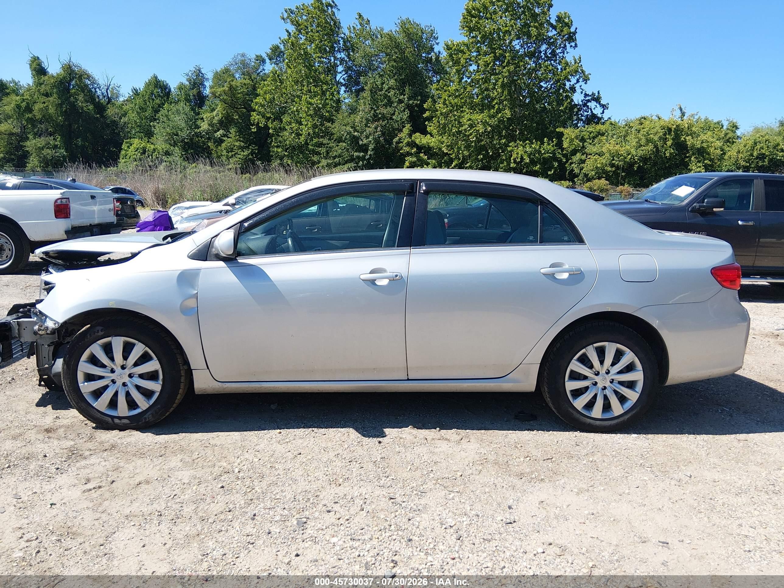 2013 Toyota Corolla Le Silver vin: 5YFBU4EE2DP143634