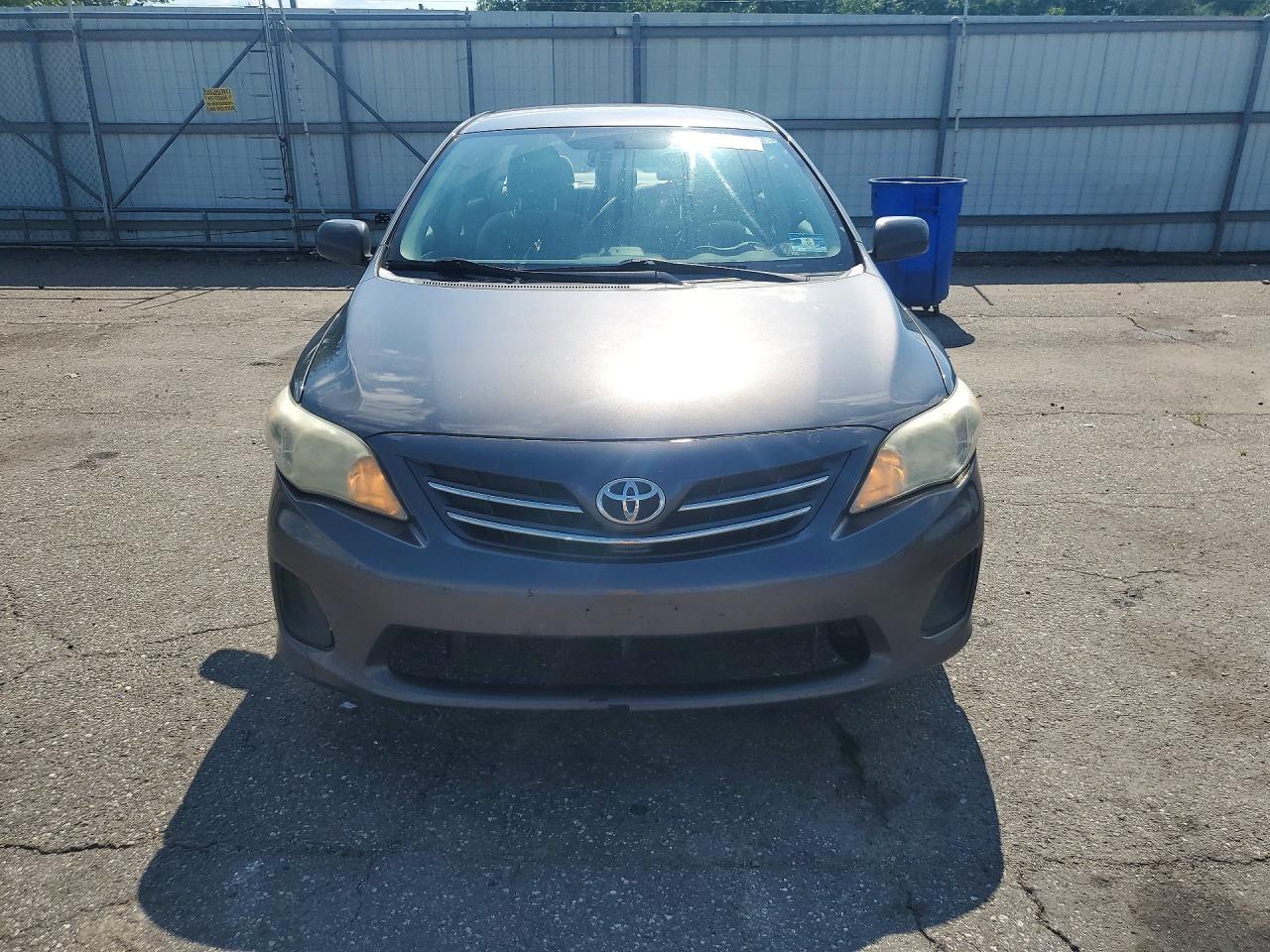 2013 Toyota Corolla Le Gray vin: 5YFBU4EE2DP150437