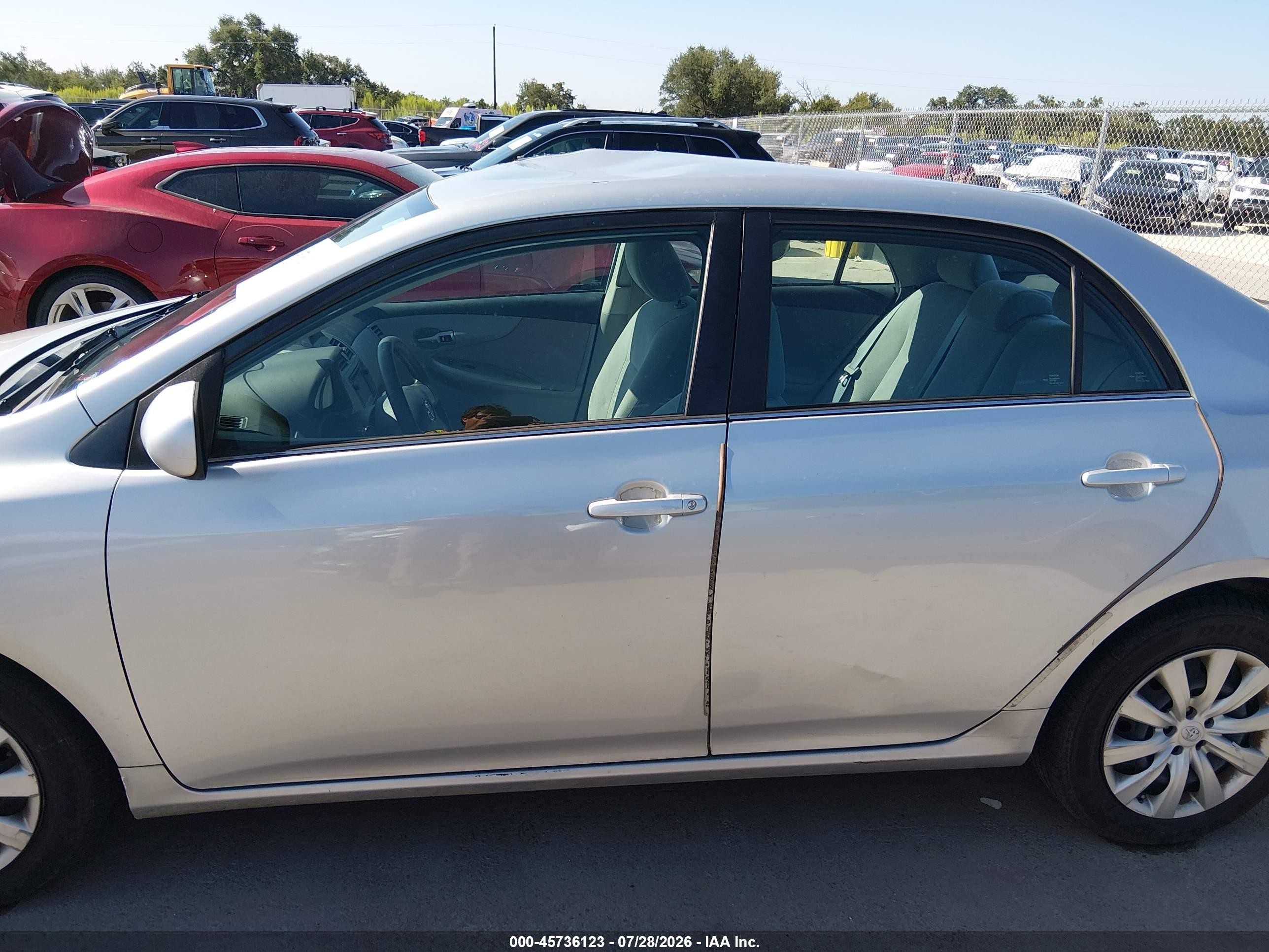 2013 Toyota Corolla Le Silver vin: 5YFBU4EE2DP152656