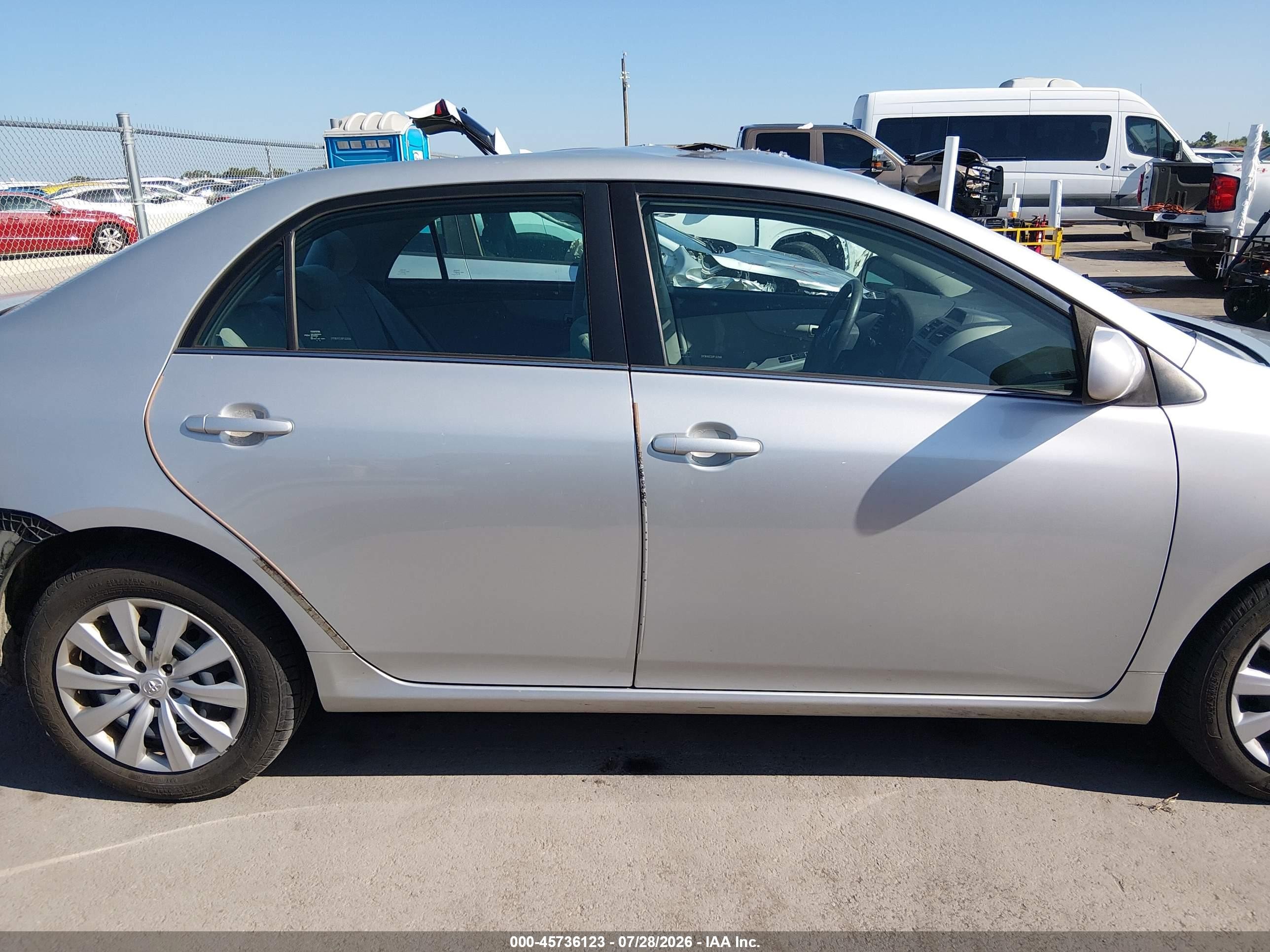 2013 Toyota Corolla Le Silver vin: 5YFBU4EE2DP152656