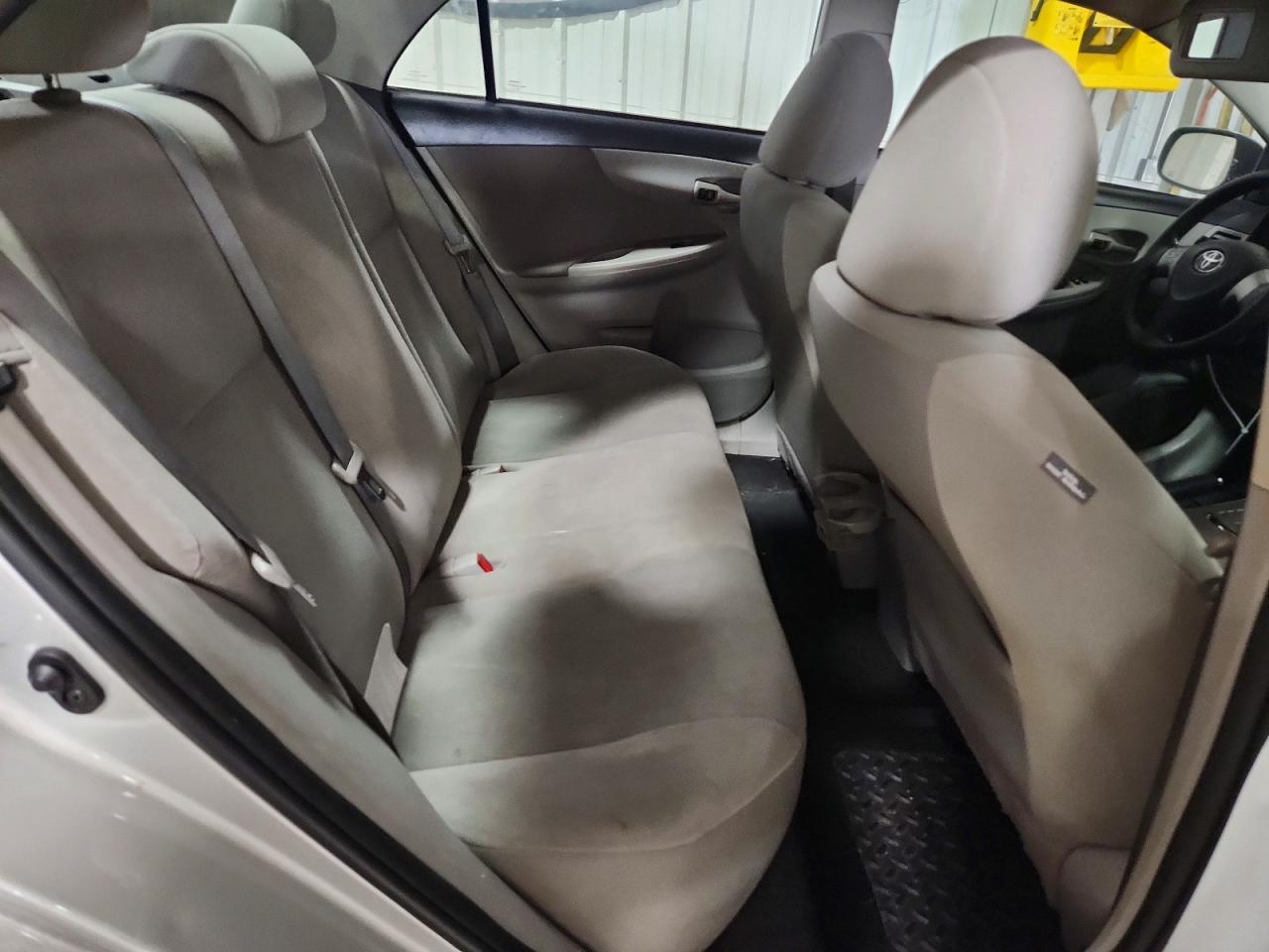 2013 Toyota Corolla Le Silver vin: 5YFBU4EE2DP154309