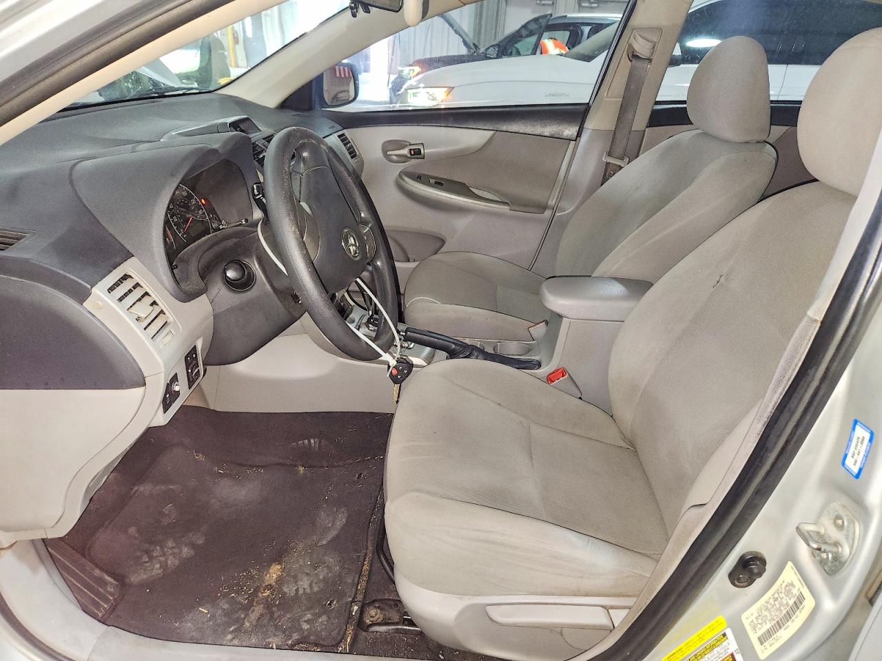2013 Toyota Corolla Le Silver vin: 5YFBU4EE2DP154309
