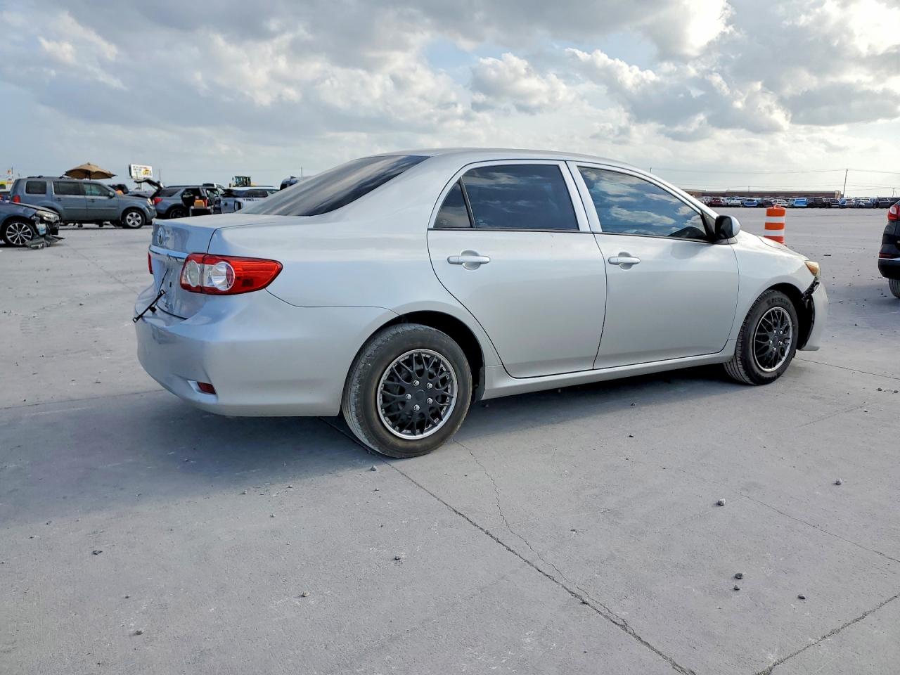 2013 Toyota Corolla L Серебряный vin: 5YFBU4EE2DP154486
