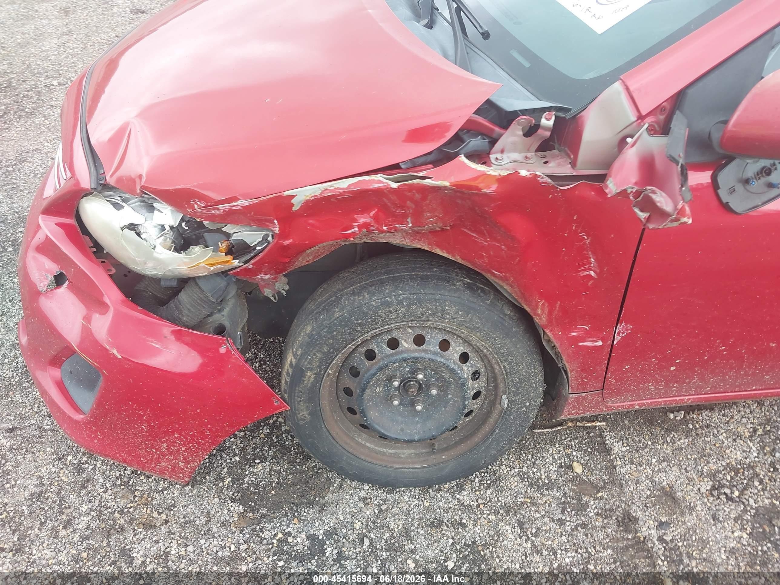 2013 Toyota Corolla Le Red vin: 5YFBU4EE2DP155475