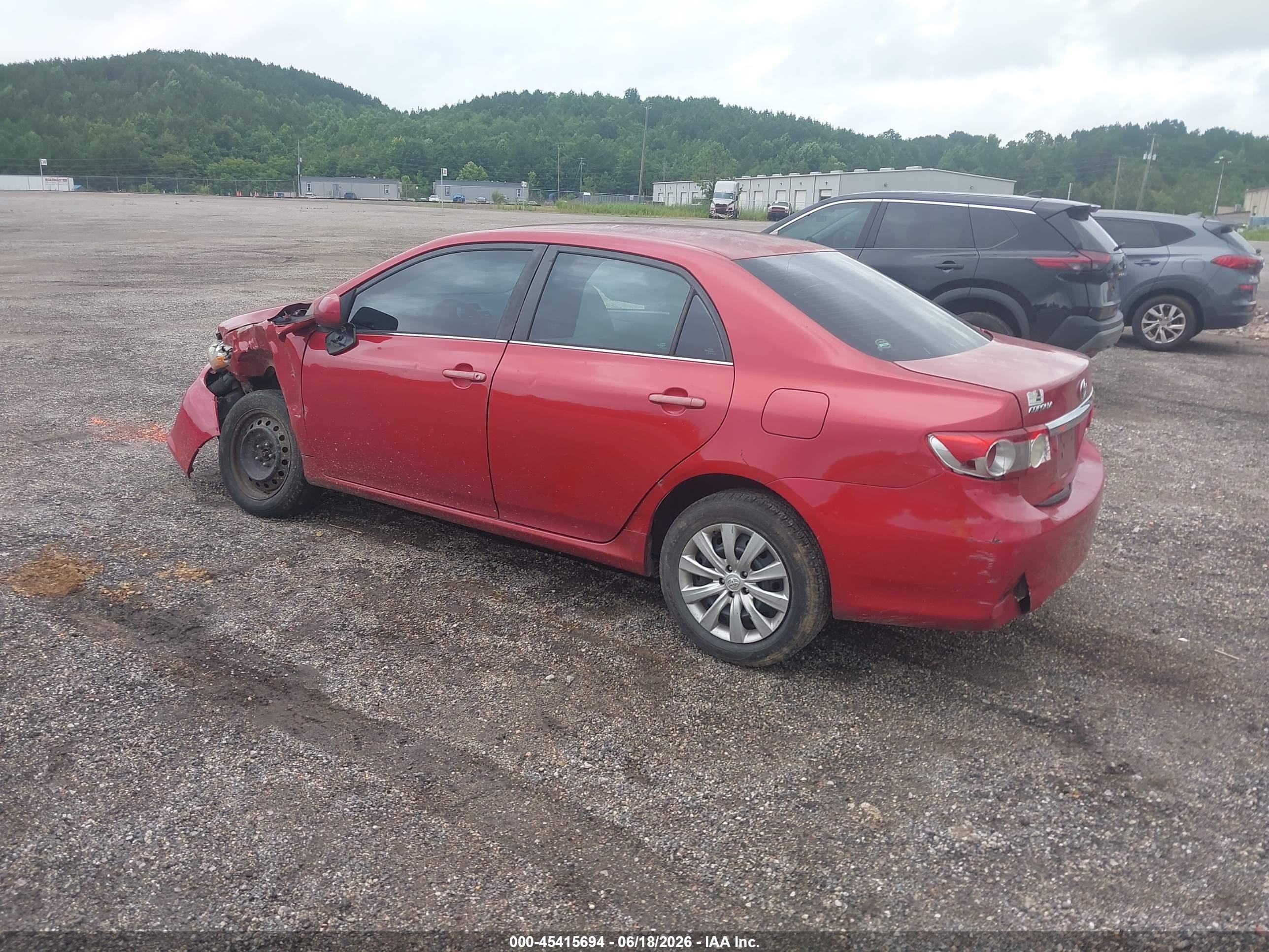 2013 Toyota Corolla Le Red vin: 5YFBU4EE2DP155475
