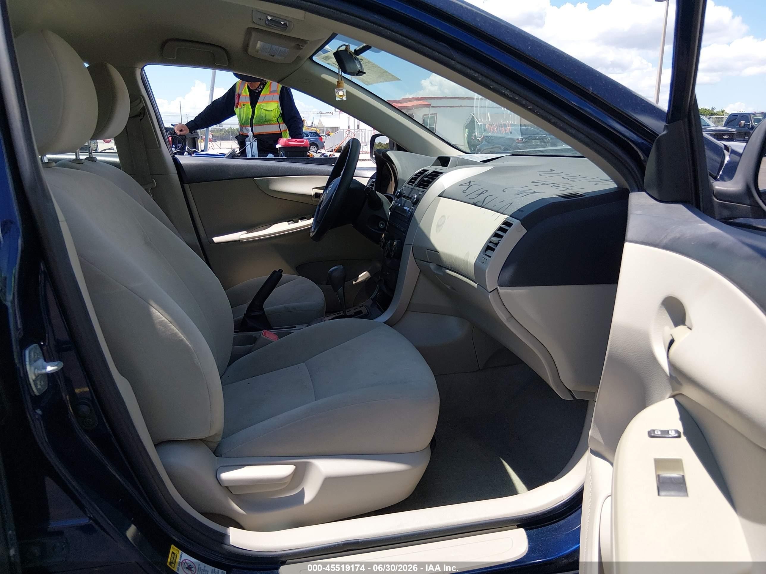 2013 Toyota Corolla L Blue vin: 5YFBU4EE2DP158134