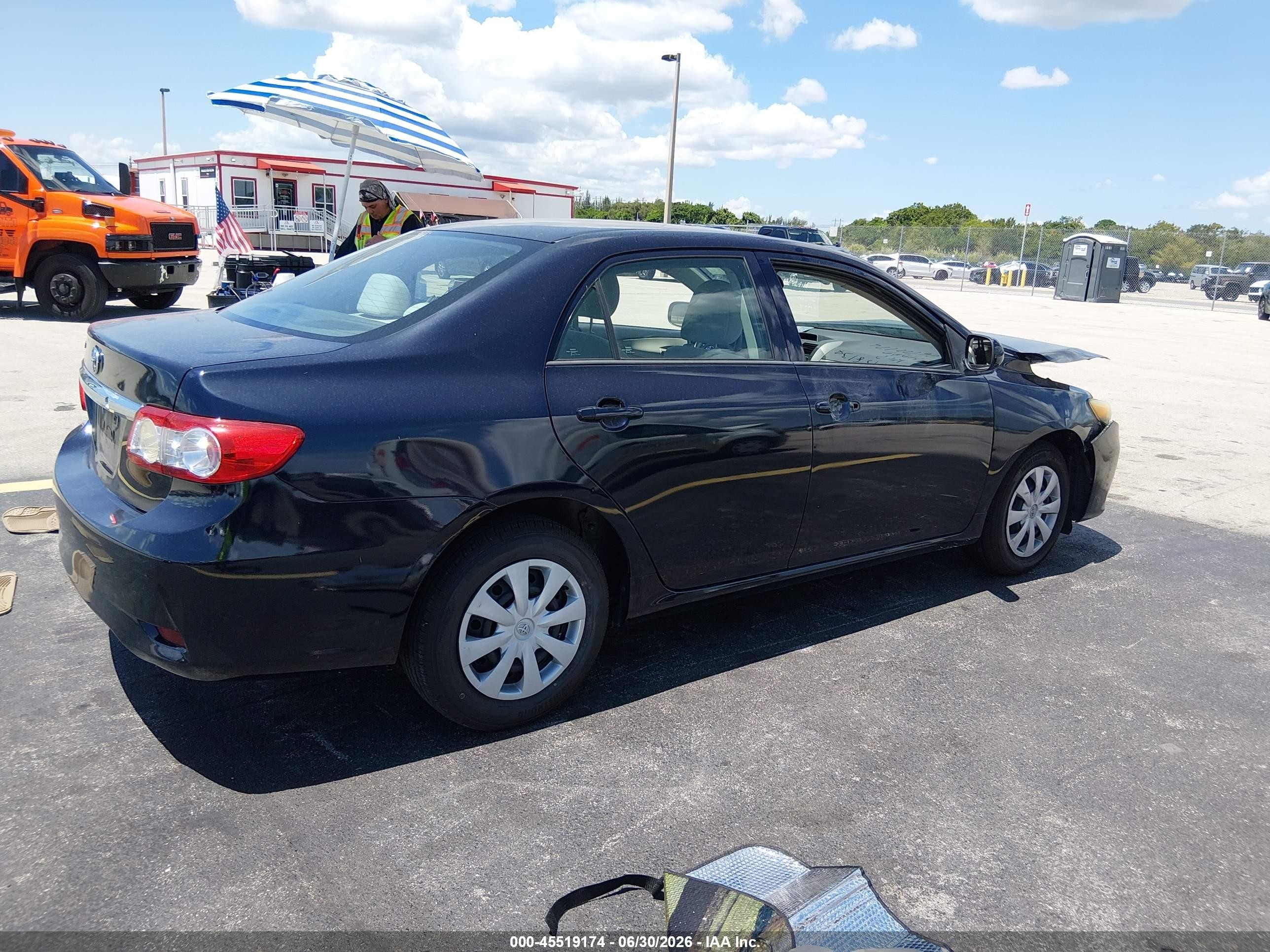 2013 Toyota Corolla L Blue vin: 5YFBU4EE2DP158134