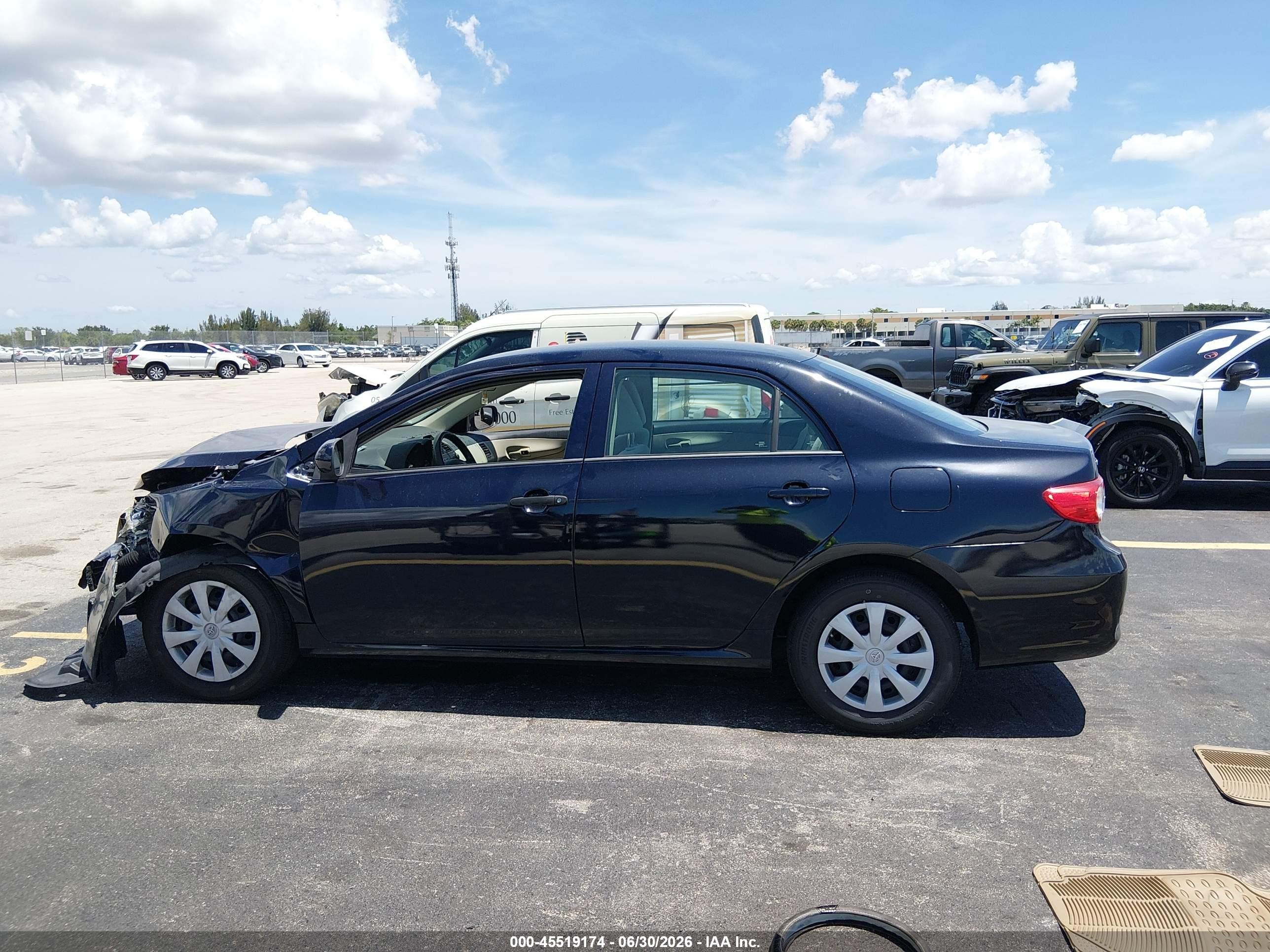 2013 Toyota Corolla L Blue vin: 5YFBU4EE2DP158134