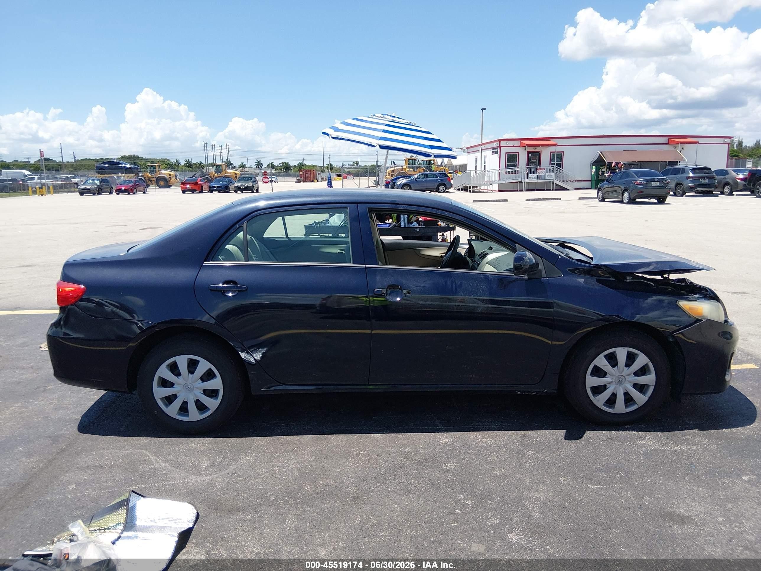 2013 Toyota Corolla L Blue vin: 5YFBU4EE2DP158134