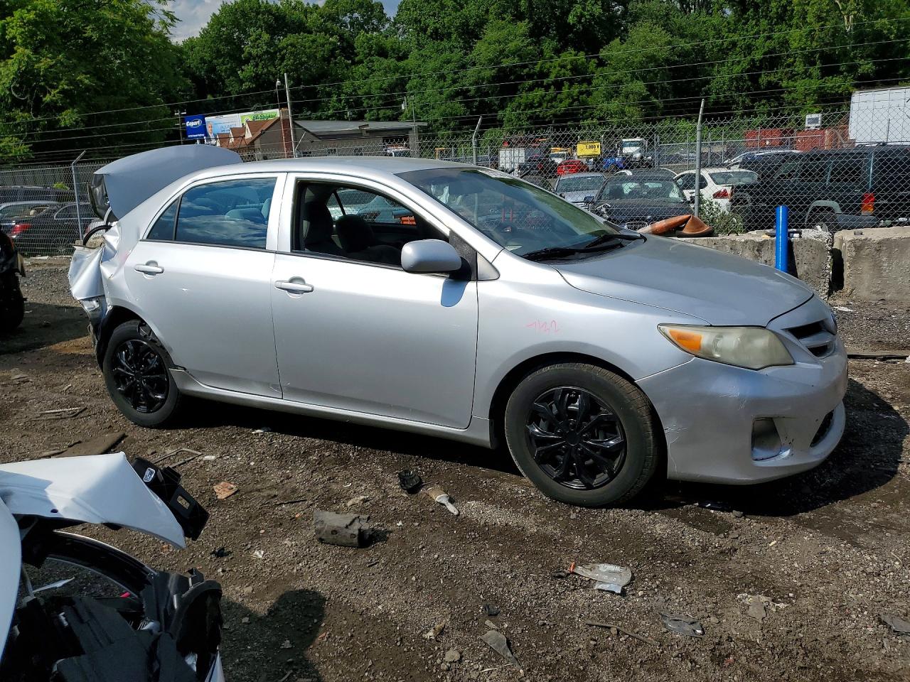 2013 Toyota Corolla L Silver vin: 5YFBU4EE2DP184281