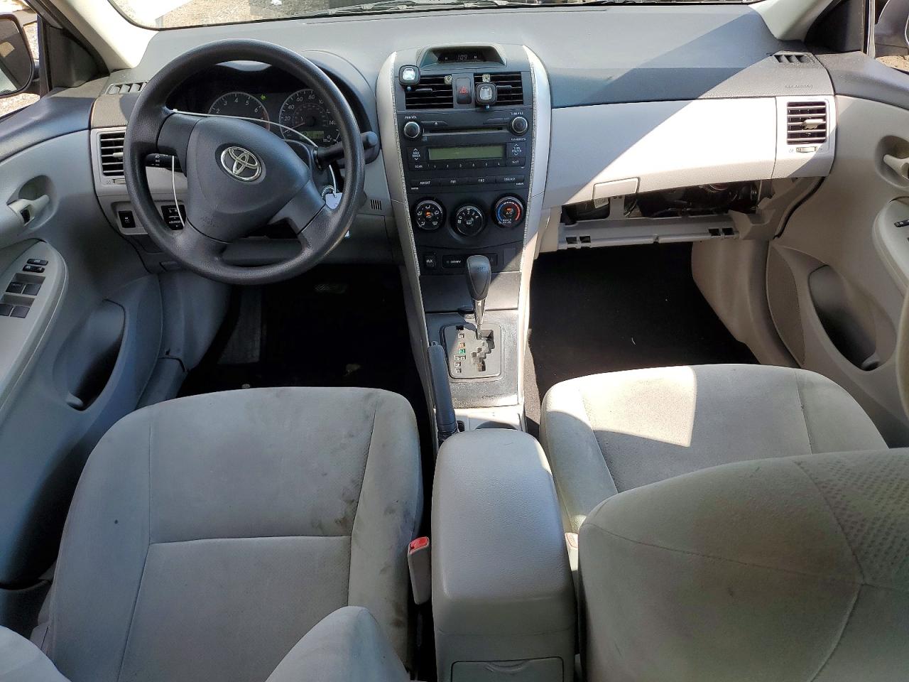 2013 Toyota Corolla L Silver vin: 5YFBU4EE2DP184281