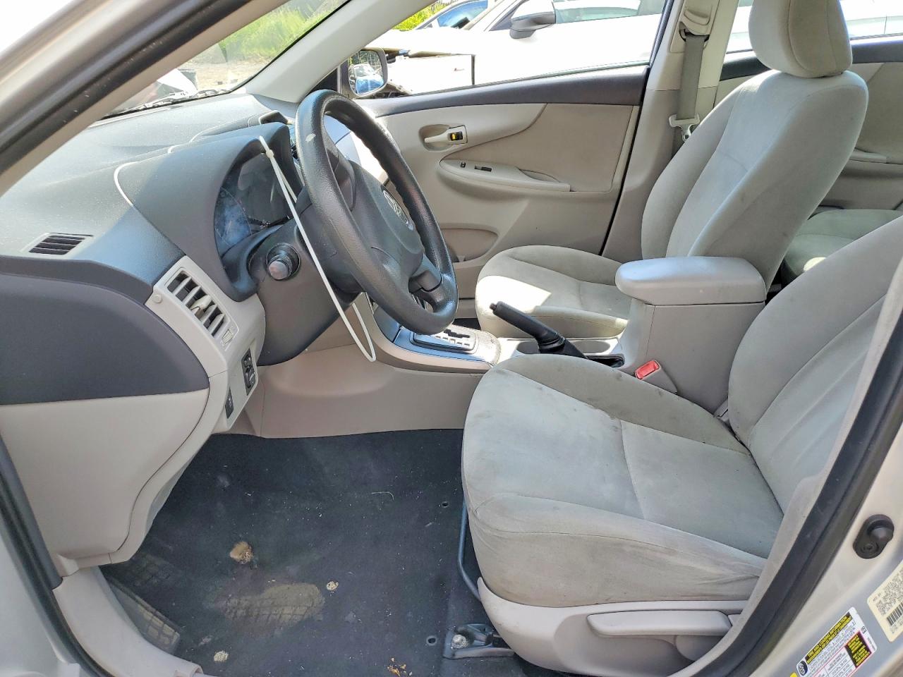 2013 Toyota Corolla L Silver vin: 5YFBU4EE2DP184281