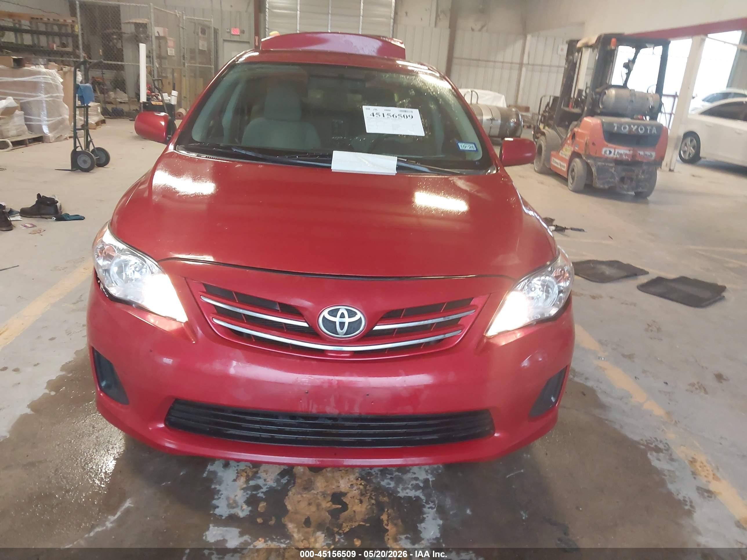 2013 Toyota Corolla L/le/le Special Edition/s/s Special Edition Красный vin: 5YFBU4EE2DP188038