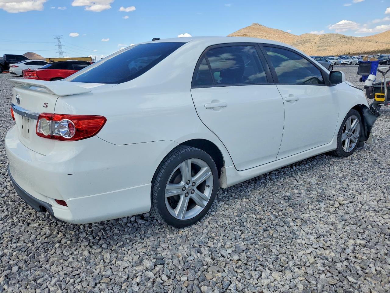 2013 Toyota Corolla S White vin: 5YFBU4EE2DP191232
