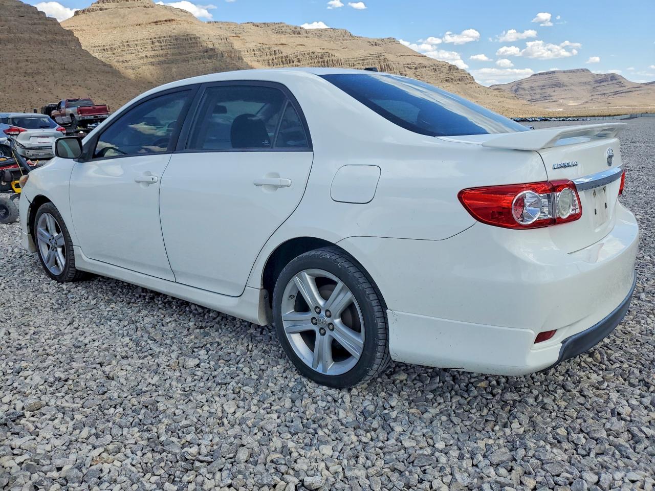 2013 Toyota Corolla S White vin: 5YFBU4EE2DP191232