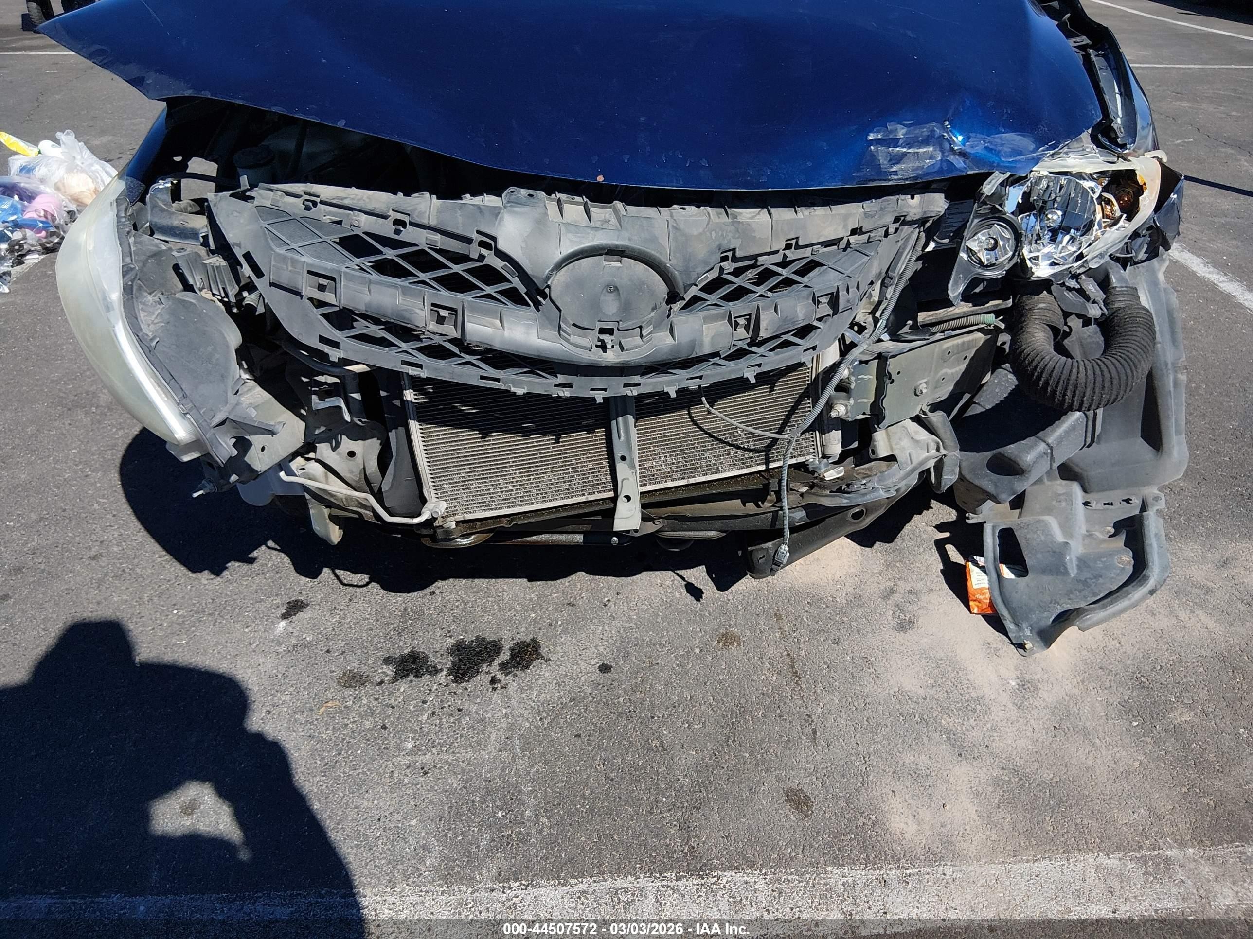 2013 Toyota Corolla L Blue vin: 5YFBU4EE2DP194289