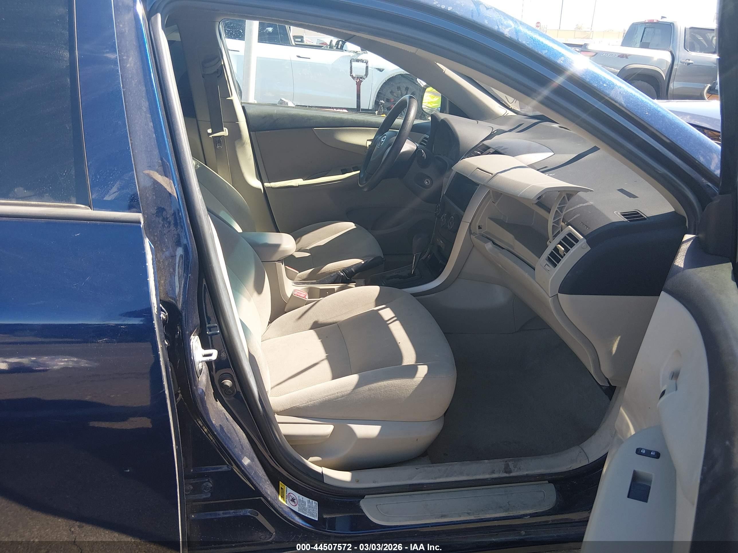 2013 Toyota Corolla L Blue vin: 5YFBU4EE2DP194289