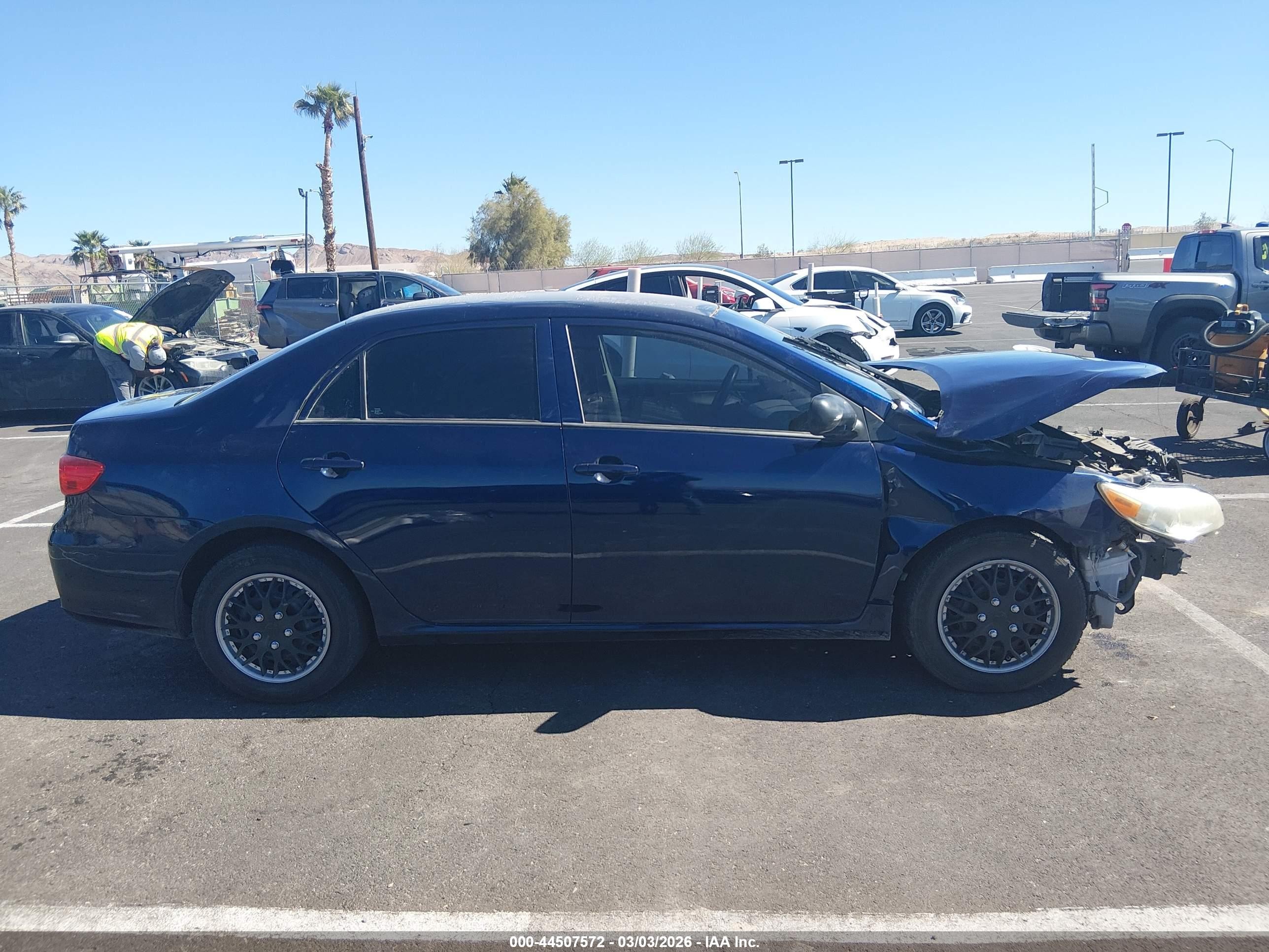 2013 Toyota Corolla L Blue vin: 5YFBU4EE2DP194289
