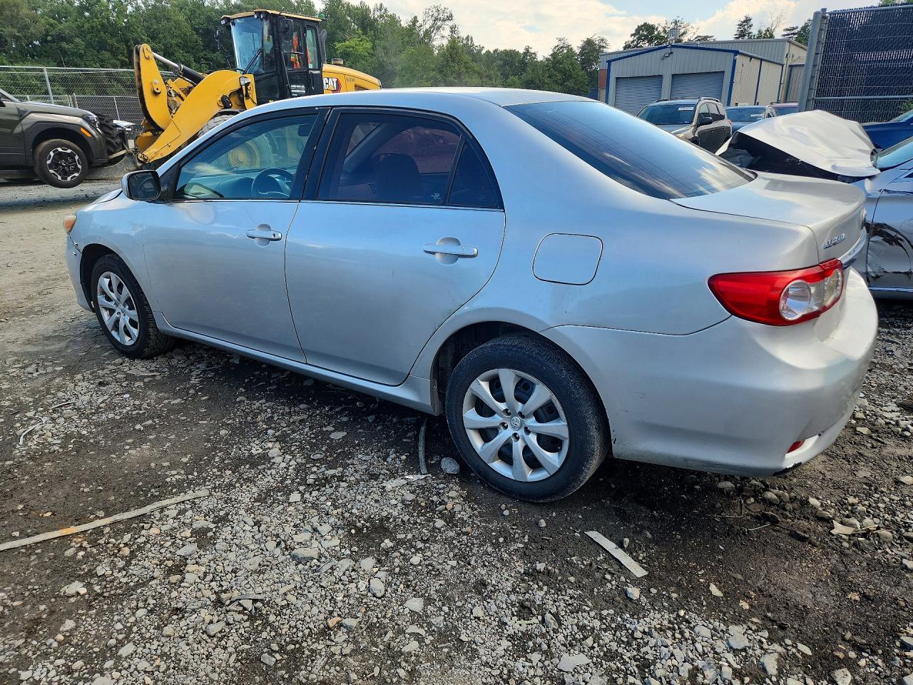 2013 Toyota Corolla Le Silver vin: 5YFBU4EE2DP196382