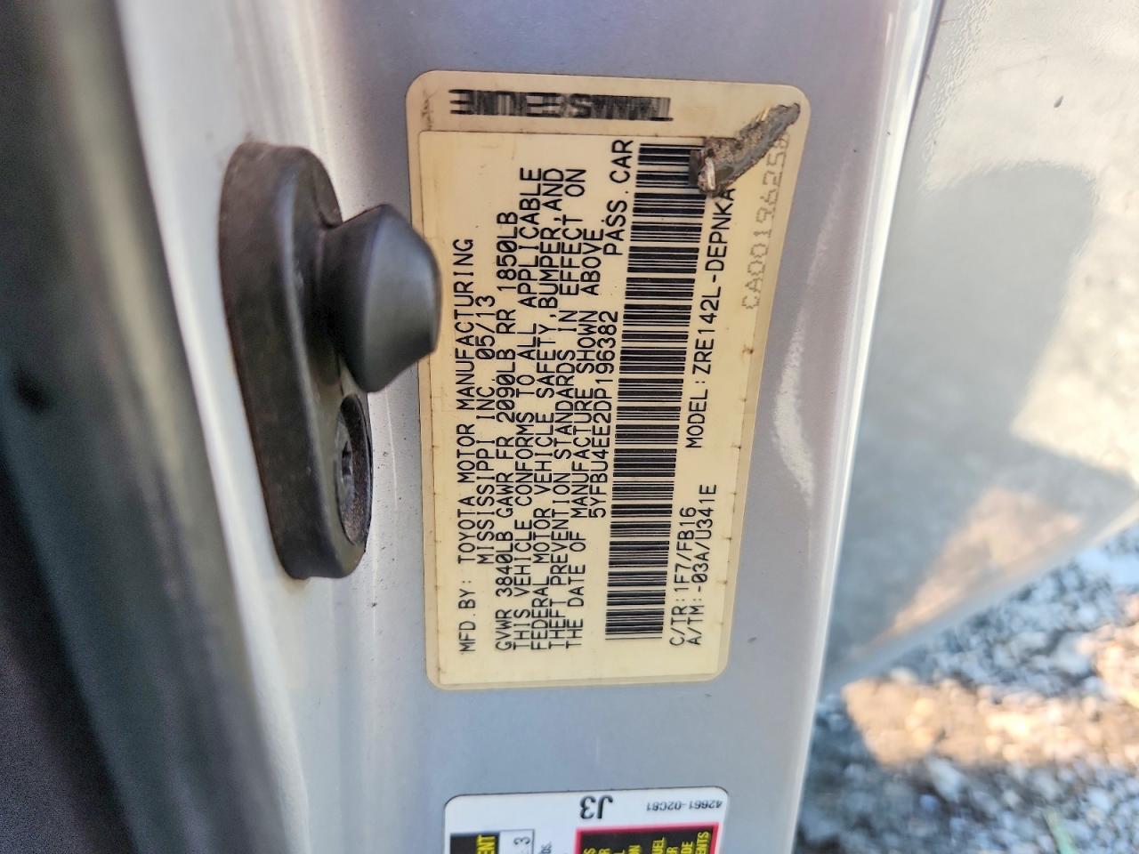 2013 Toyota Corolla Le Silver vin: 5YFBU4EE2DP196382