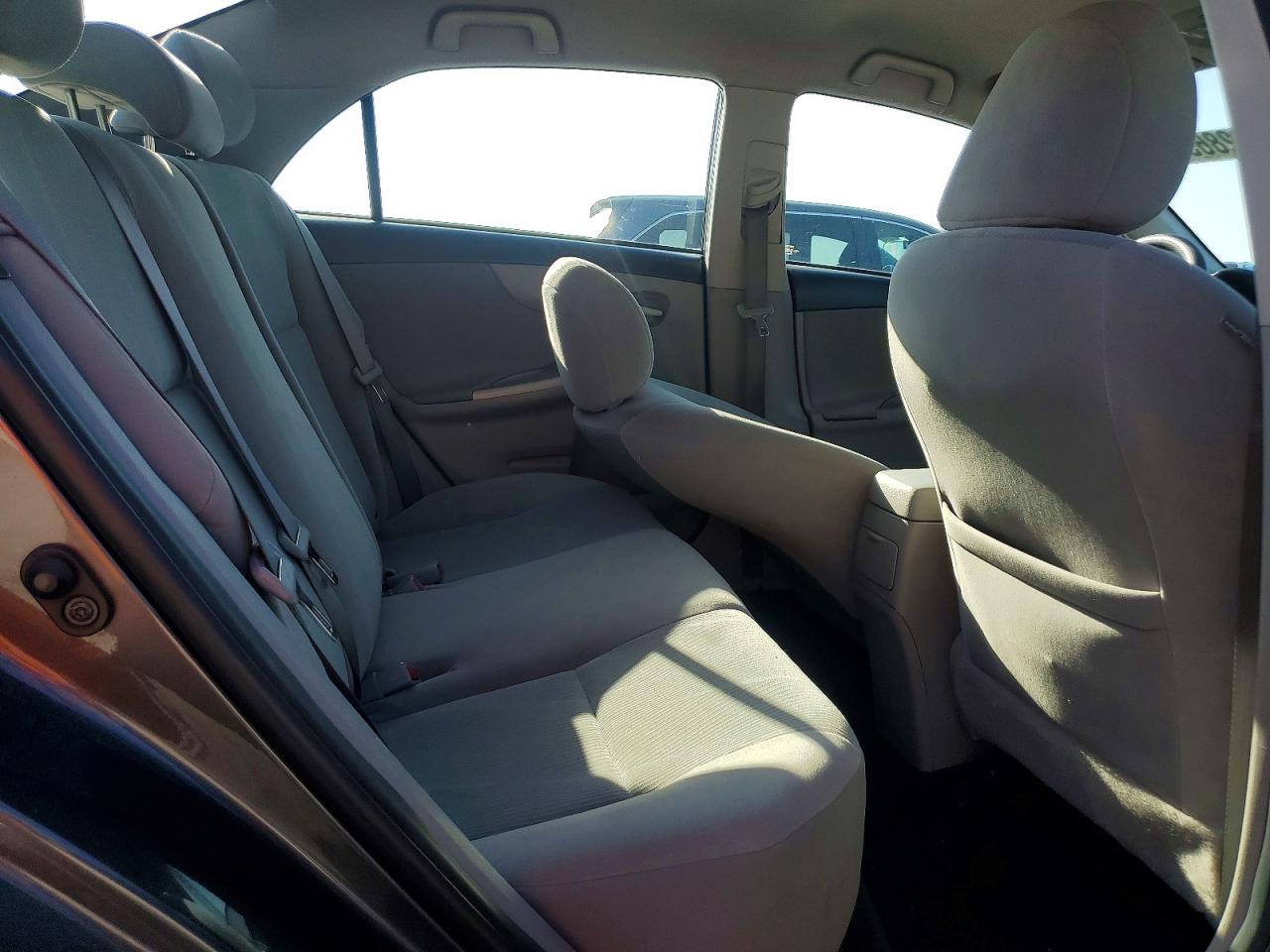 2012 Toyota Corolla Le Gray vin: 5YFBU4EE3CP035103