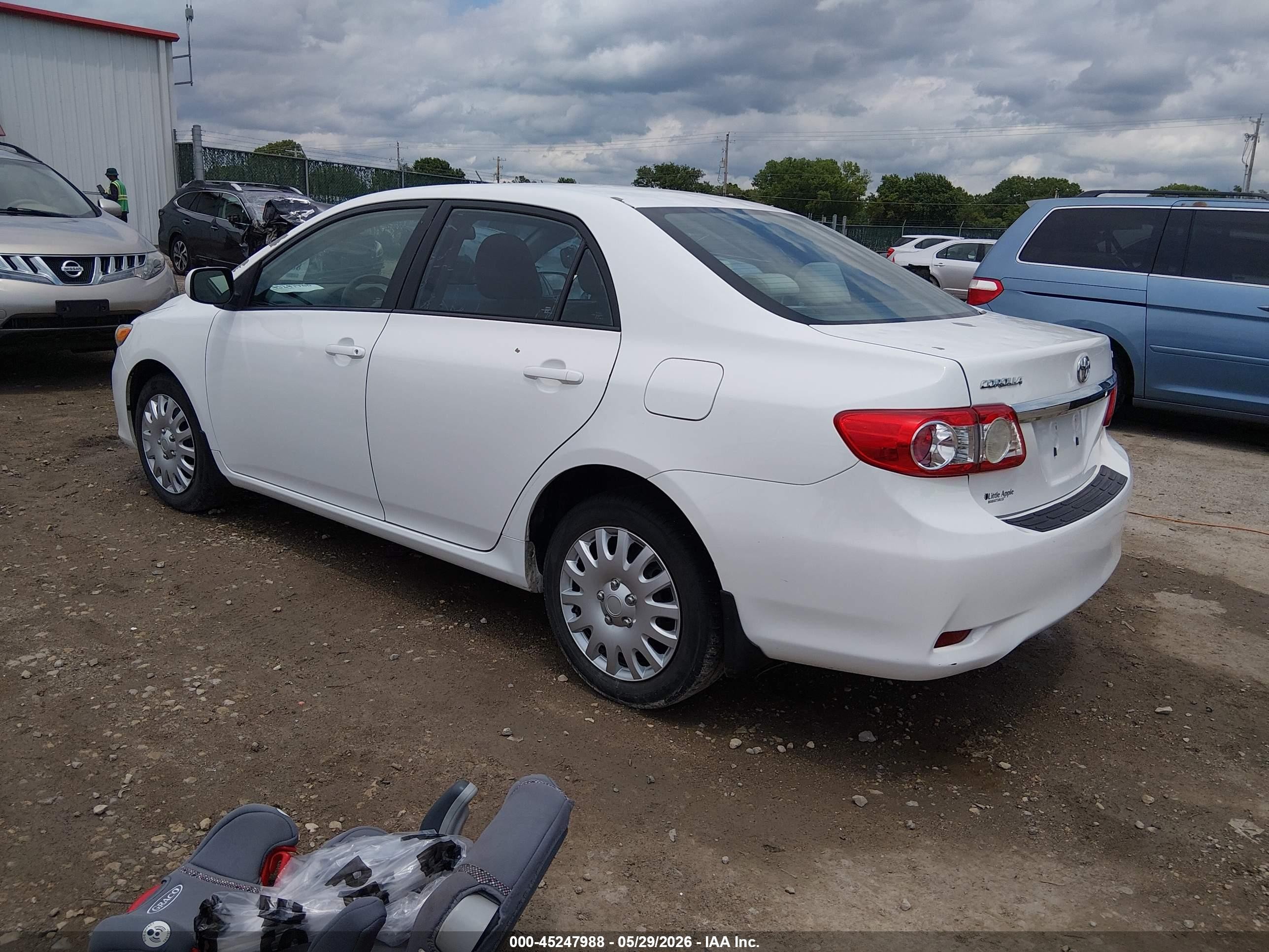 2012 Toyota Corolla Le White vin: 5YFBU4EE3CP041354