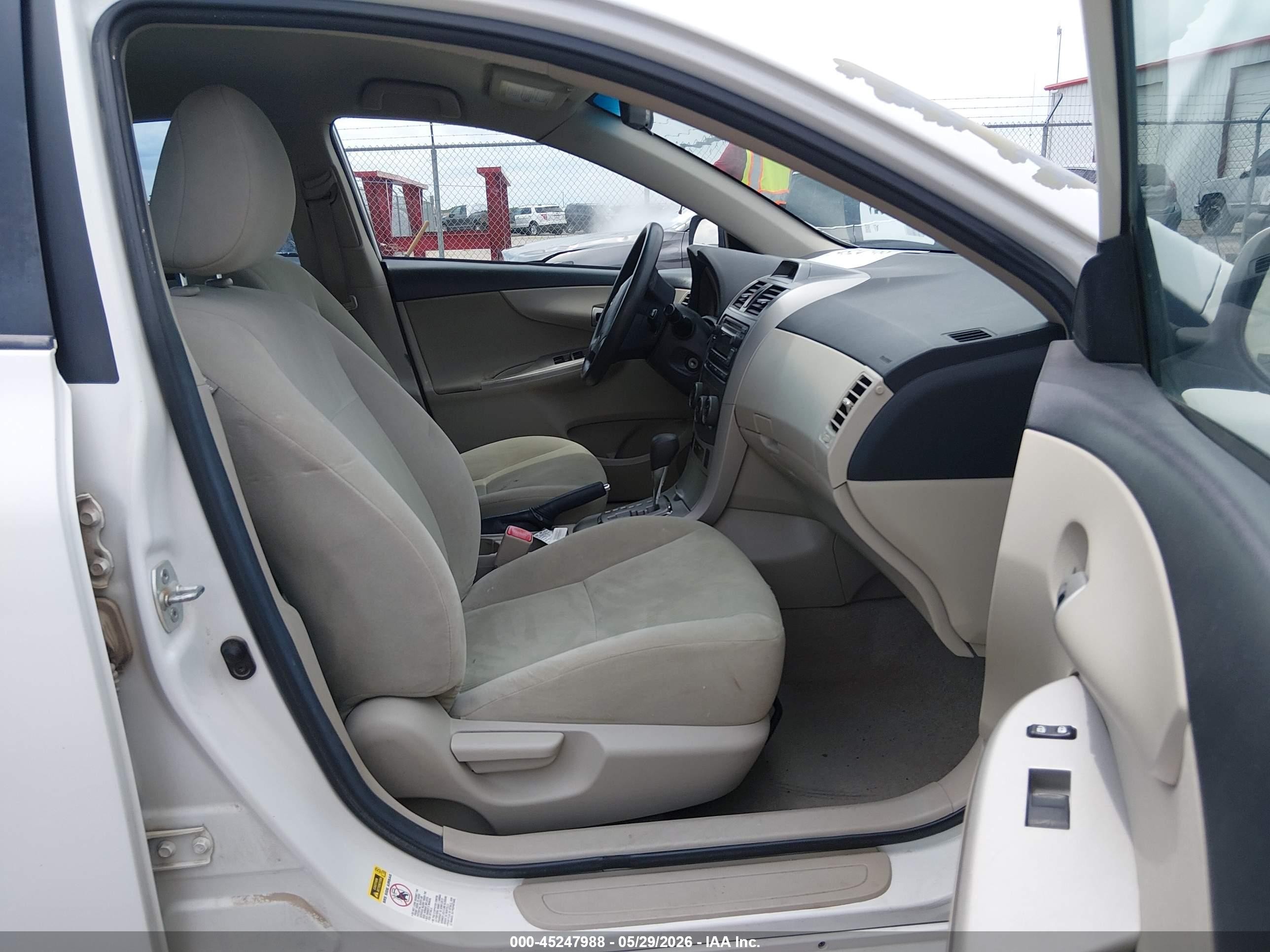 2012 Toyota Corolla Le White vin: 5YFBU4EE3CP041354