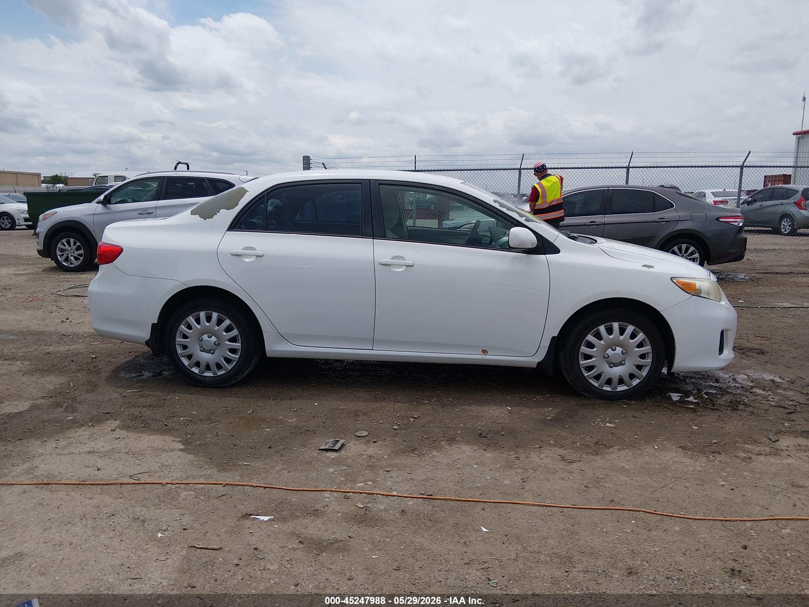 2012 Toyota Corolla Le White vin: 5YFBU4EE3CP041354