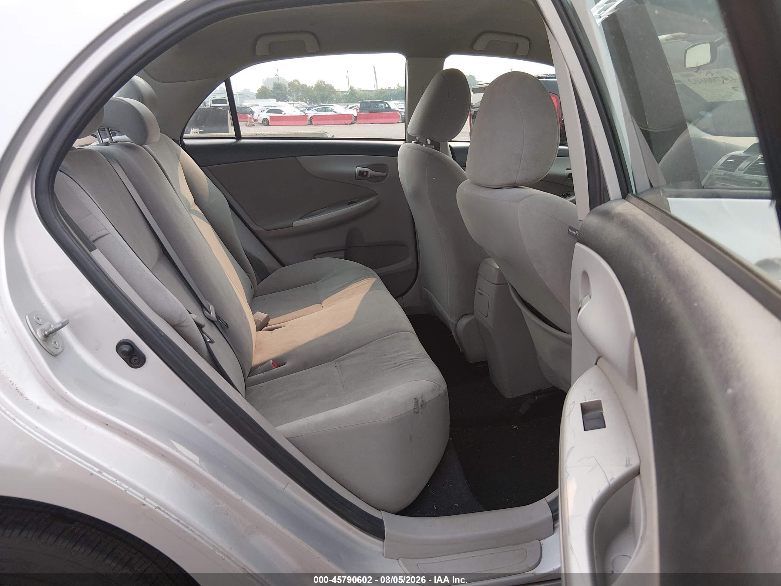 2012 Toyota Corolla Le Silver vin: 5YFBU4EE3CP043234
