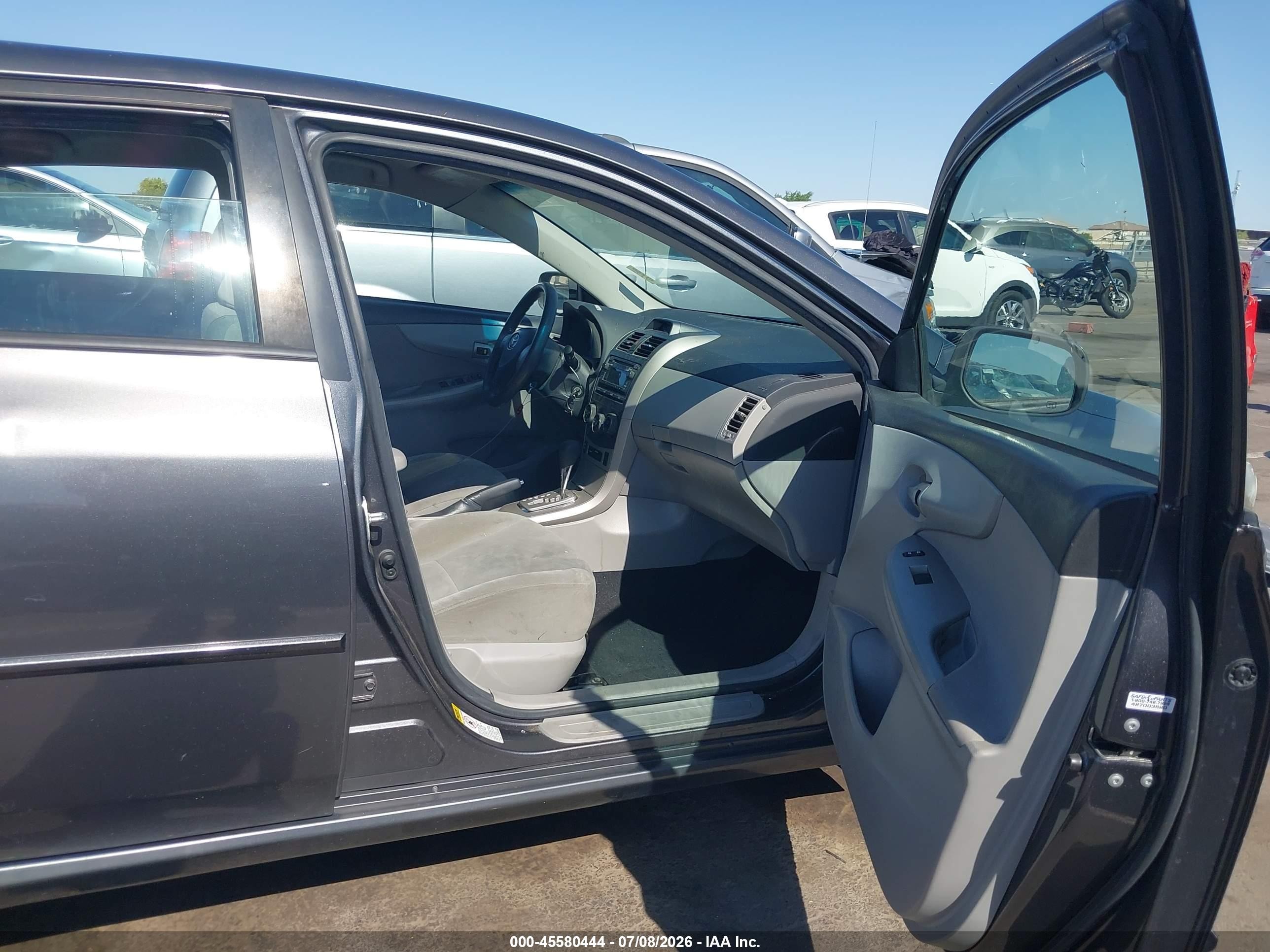 2012 Toyota Corolla Le Gray vin: 5YFBU4EE3CP056503