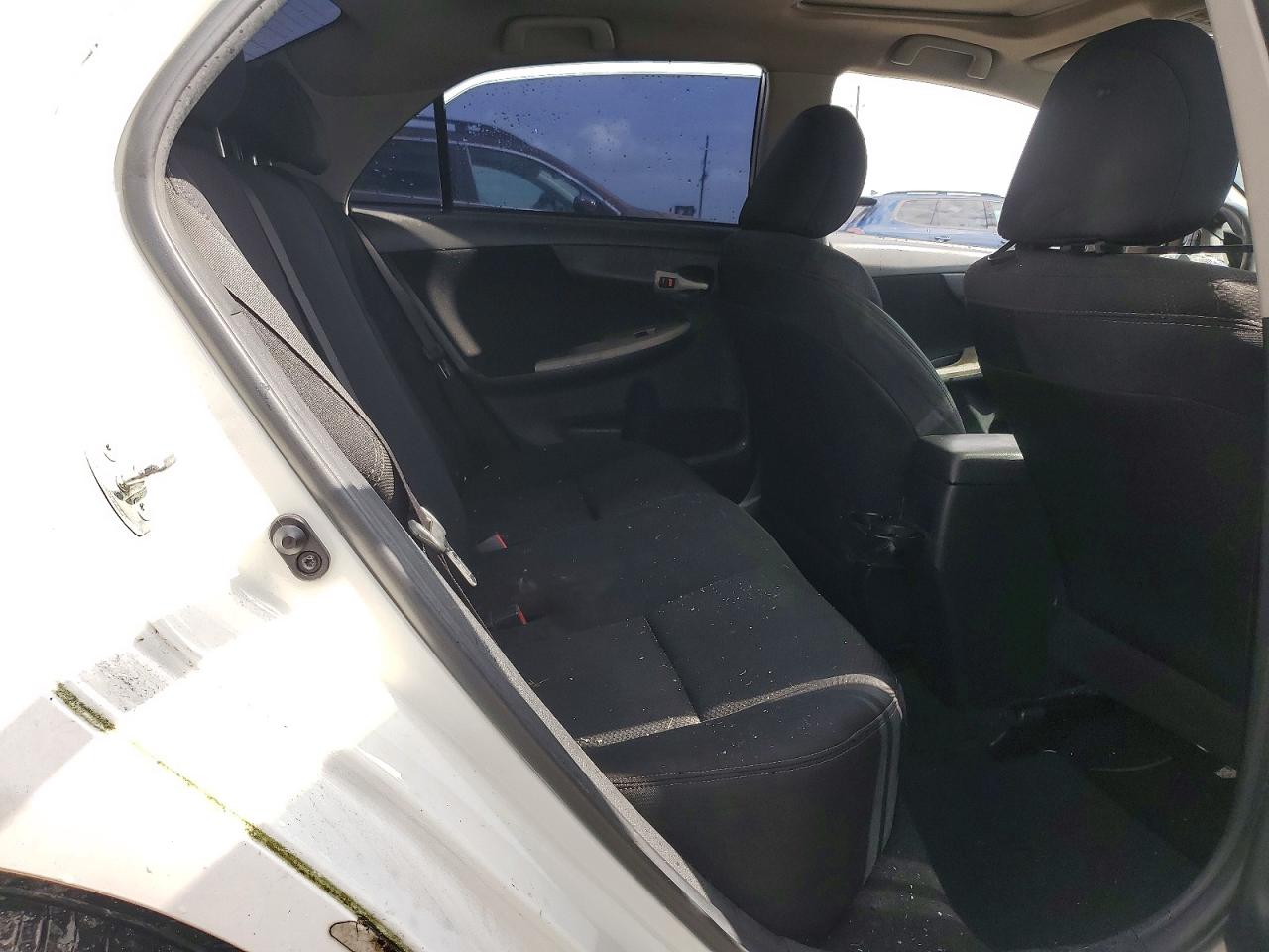 2012 Toyota Corolla S White vin: 5YFBU4EE3CP062625