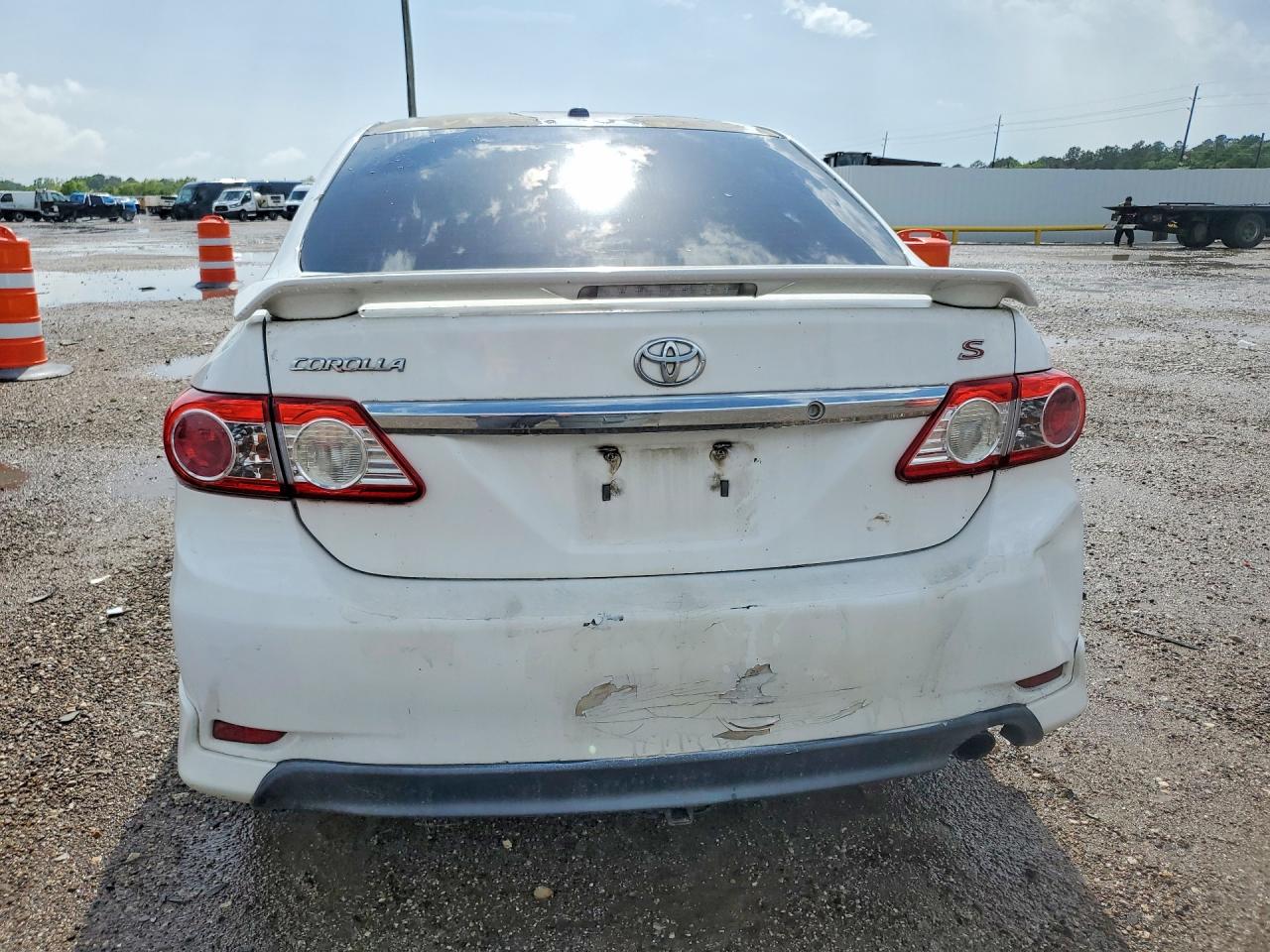 2012 Toyota Corolla S White vin: 5YFBU4EE3CP062625