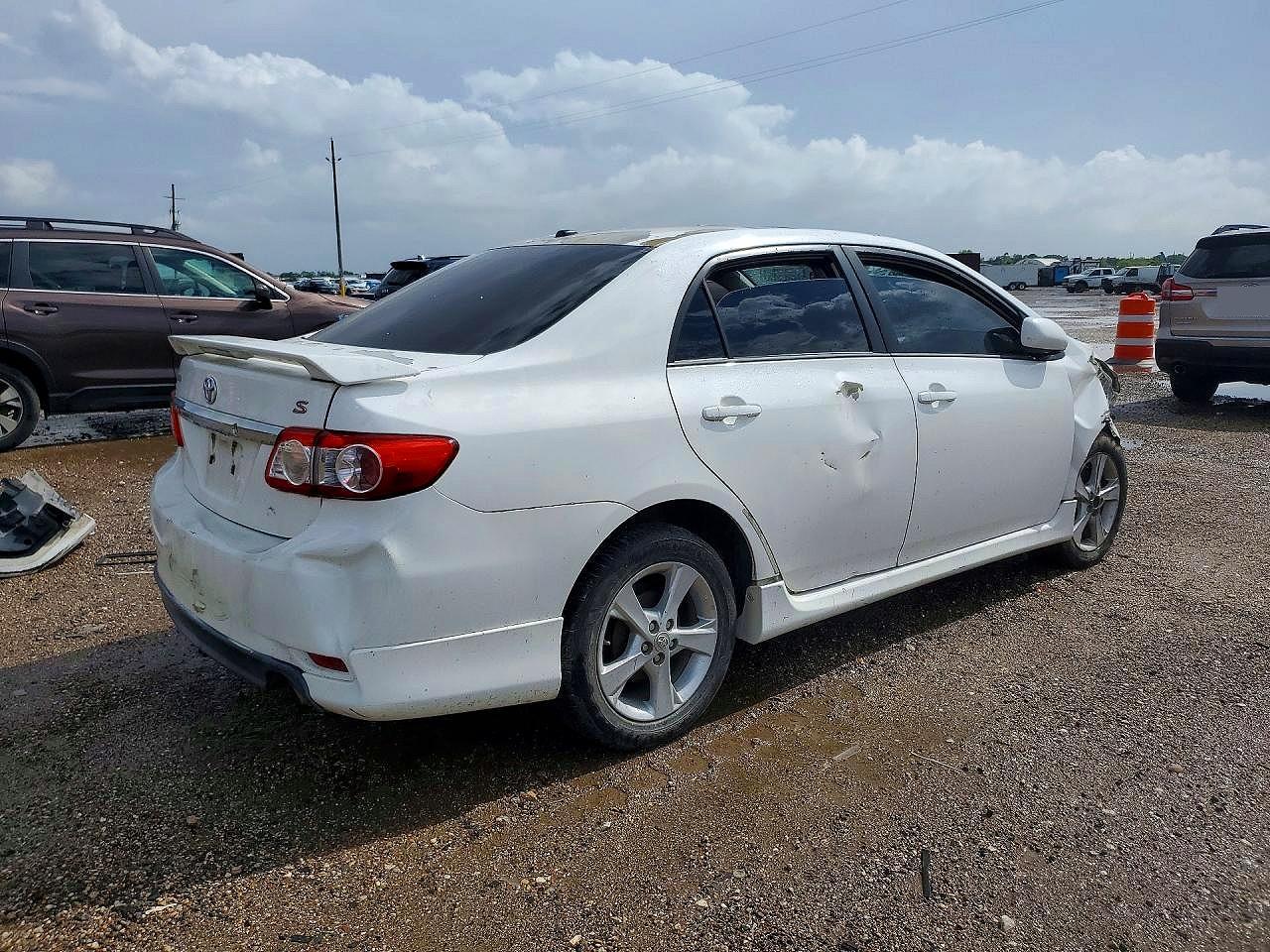 2012 Toyota Corolla S White vin: 5YFBU4EE3CP062625